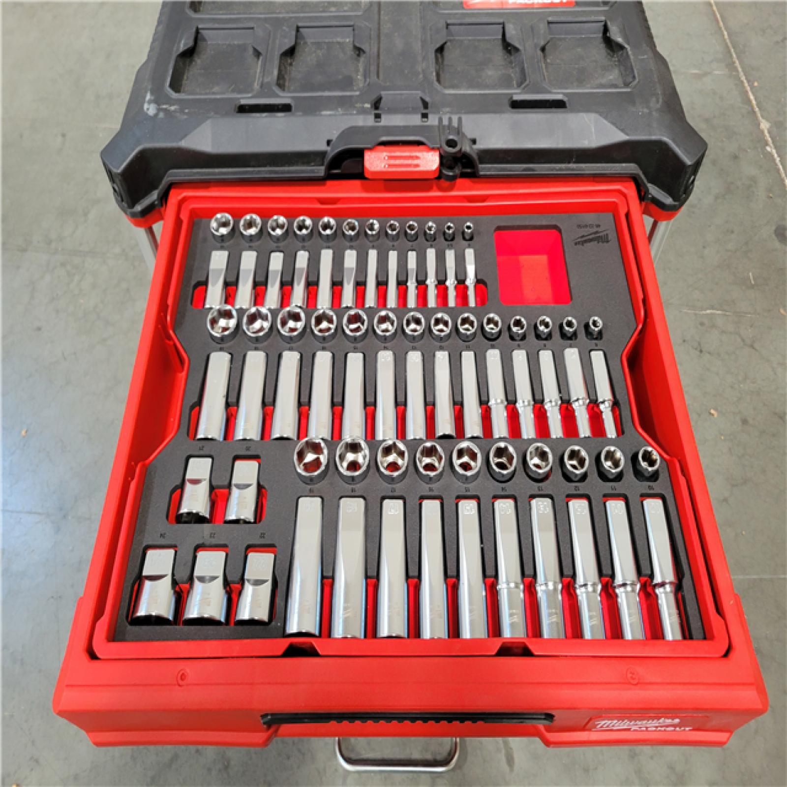 CALIFORNIA AS-IS NEW MILWAUKEE PACKOUT 4-DRAWER TOOL BOX