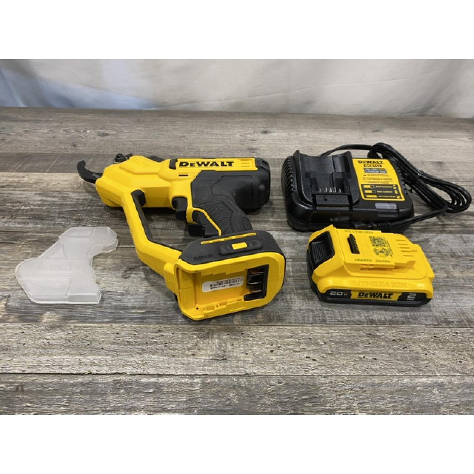 AS-IS DEWALT 20V MAX Cordless Battery Powered Pruner Kit