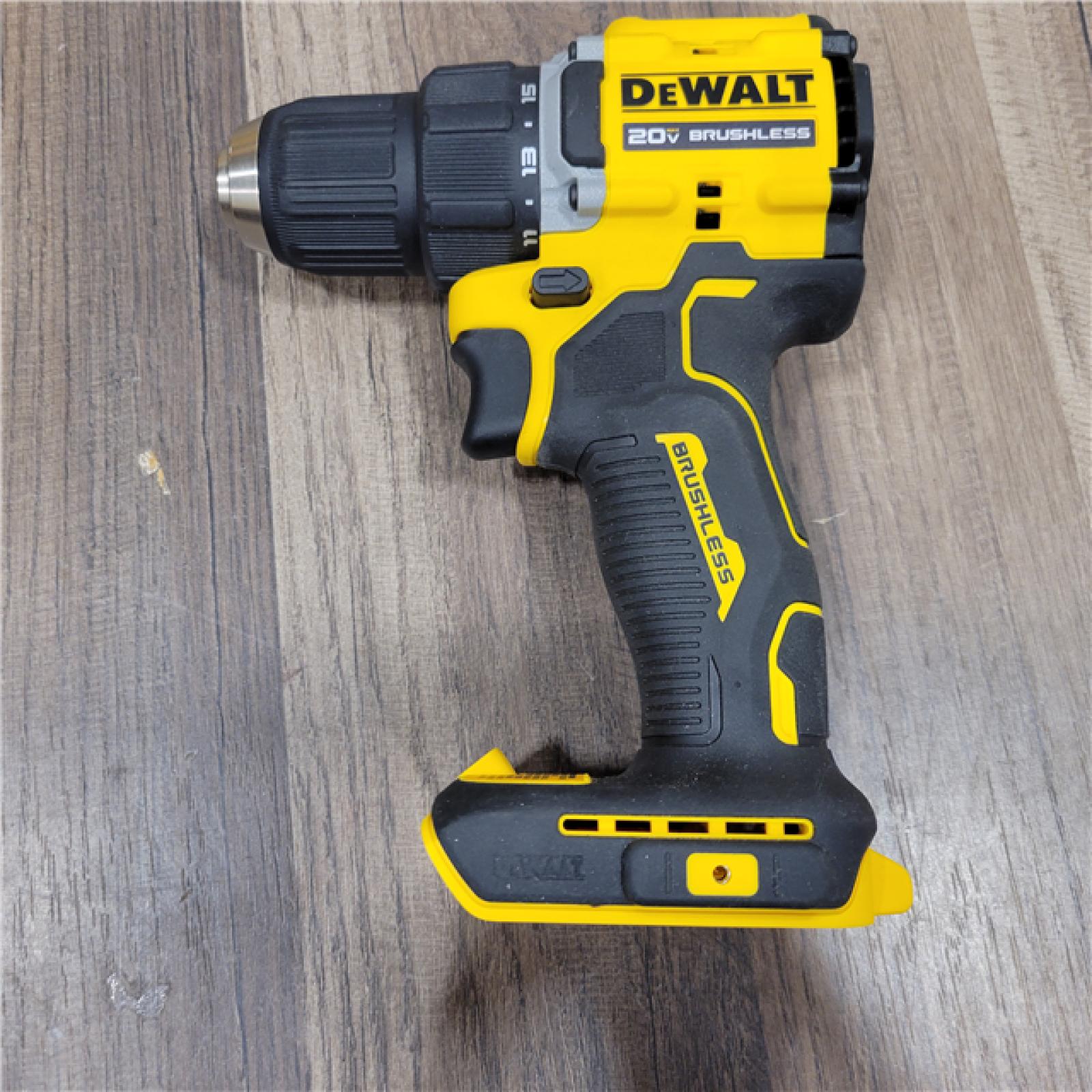 AS-IS DEWALT ATOMIC COMPACT SERIES 20V MAX* Brushless Cordless 1/2 Drill/Driver Kit