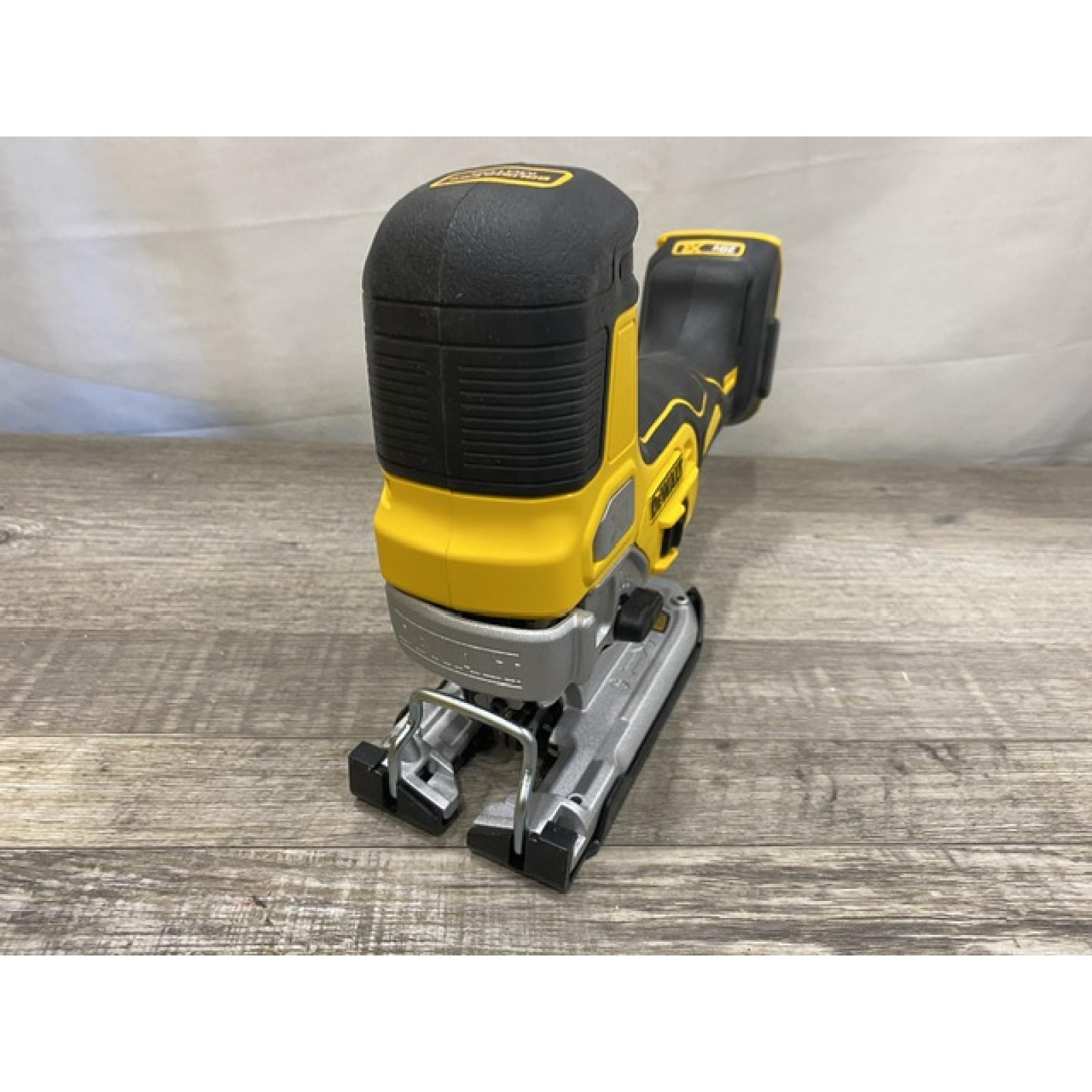 AS-IS DEWALT 20V MAX XR Cordless Barrel Grip Jigsaw (Tool Only)