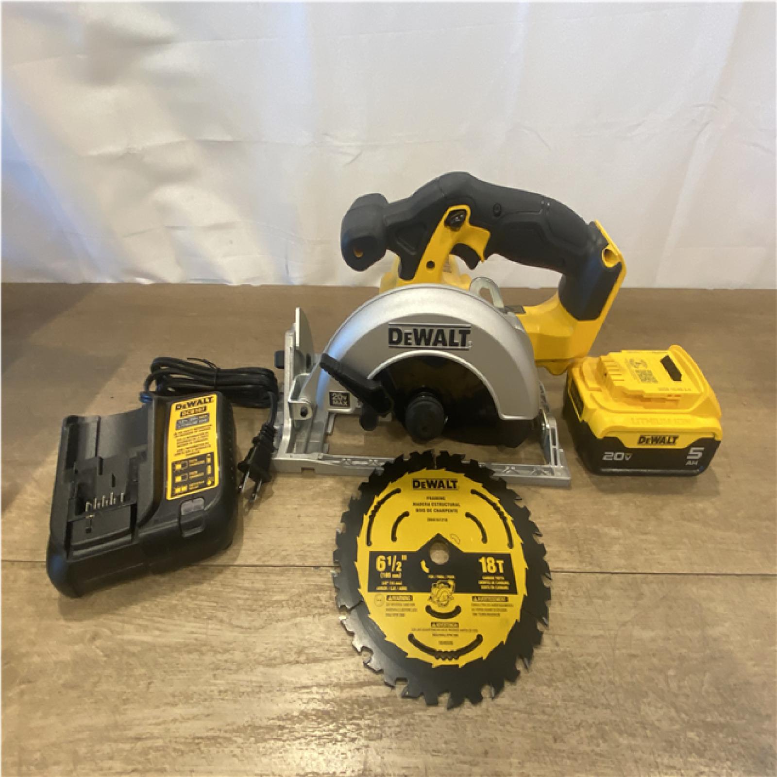 AS-IS DEWALT 20V MAX Cordless 6-1/2 in. Circular Saw Kit