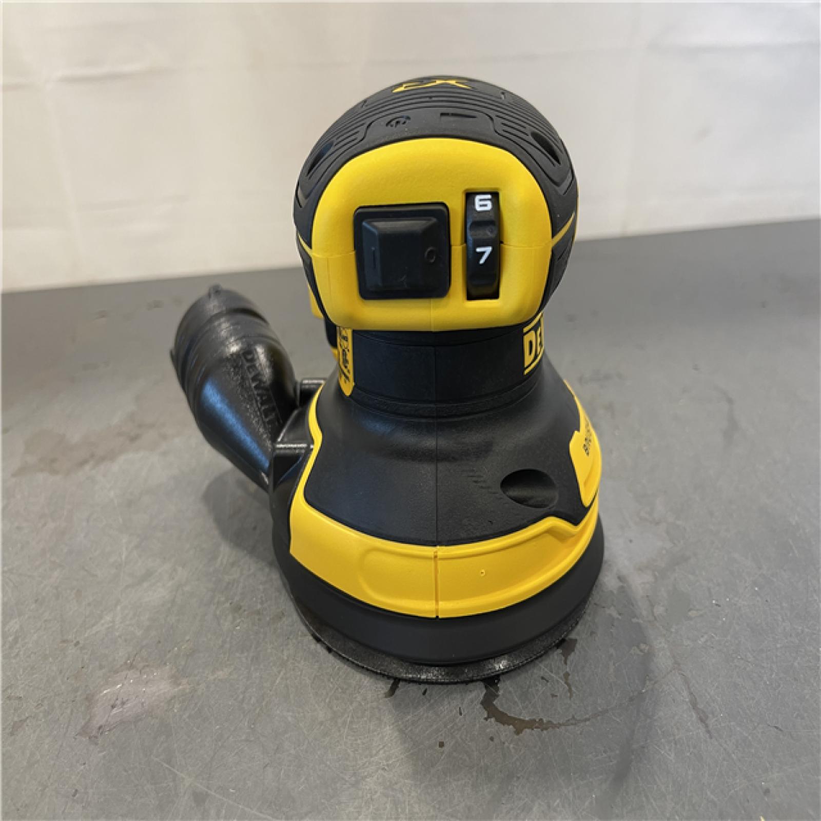 AS-IS - DEWALT 20V MAX XR Cordless Brushless 5 in. Random Orbital Sander