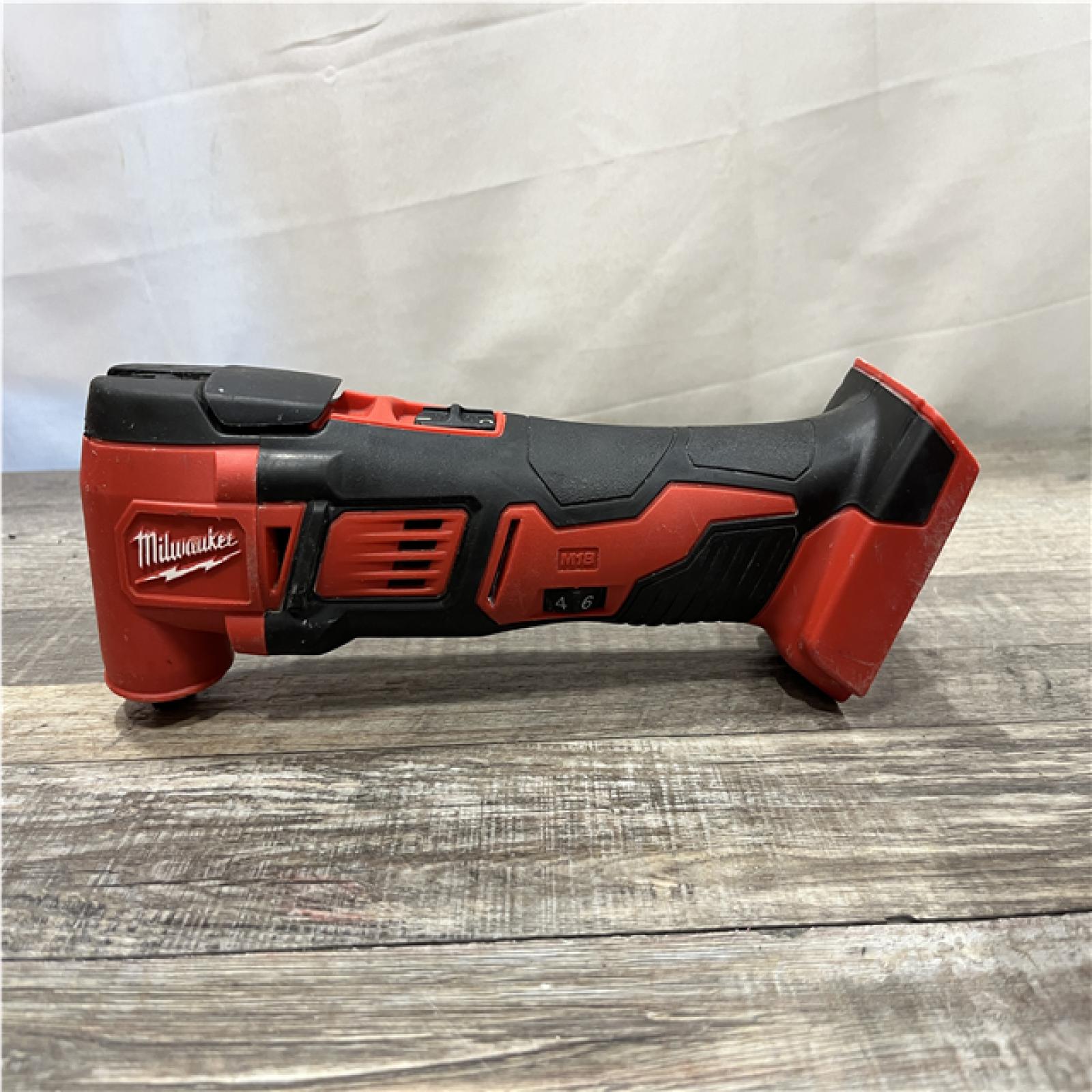 AS-IS Milwaukee 18V Lithium-Ion Cordless Oscillating Multi-Tool (Tool-Only)