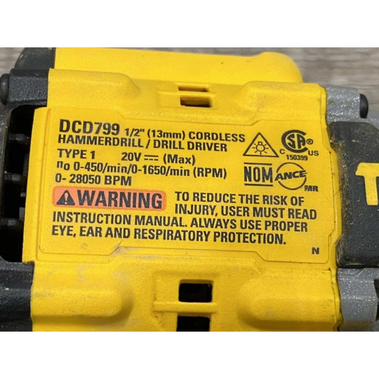 AS-IS DEWALT ATOMIC 20V Lithium-Ion Cordless 1/2 in. Hammer Drill Kit