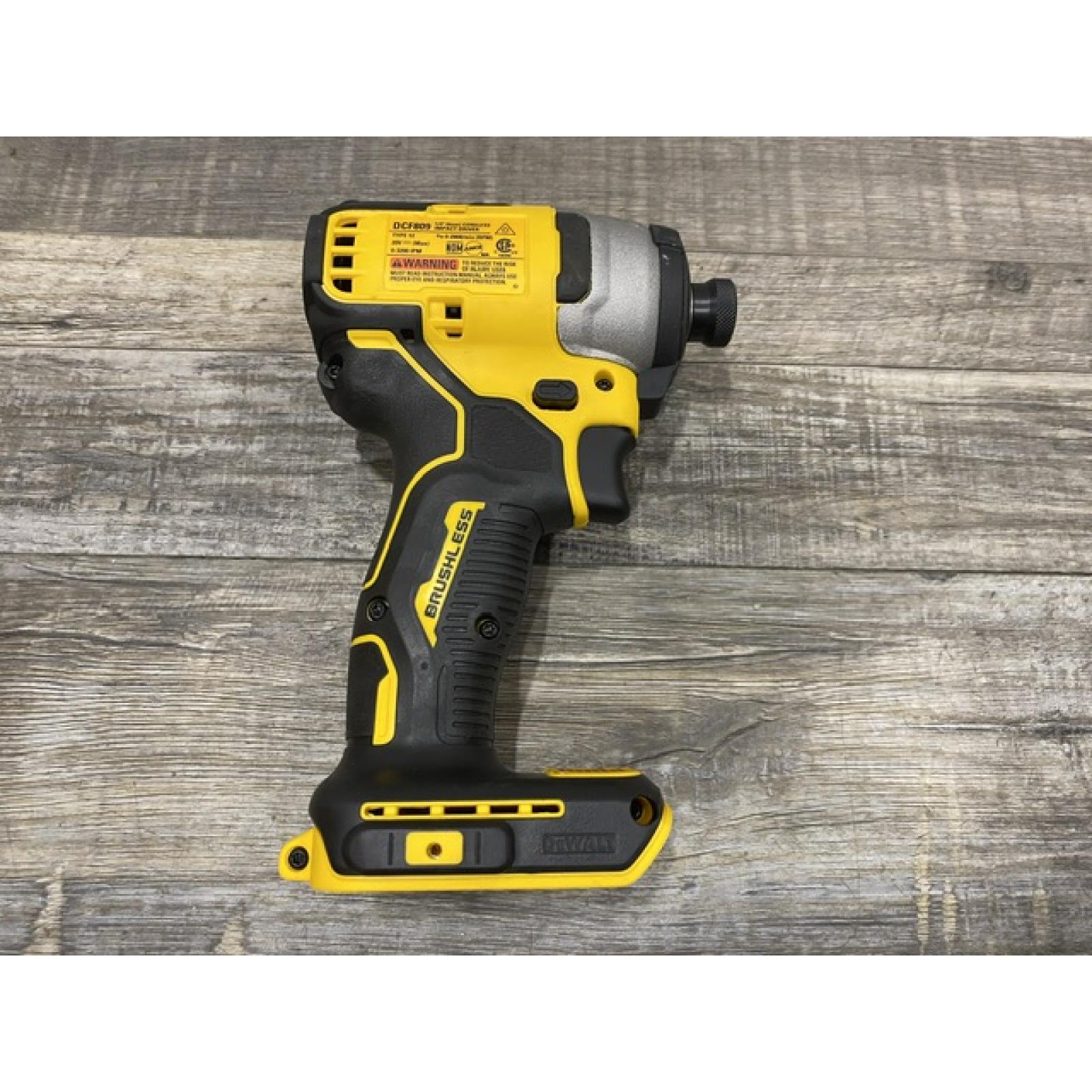 AS-IS DEWALT Atomic 20V Max Lithium-Ion Brushless Cordless Compact 1/4 in. Impact Driver Kit