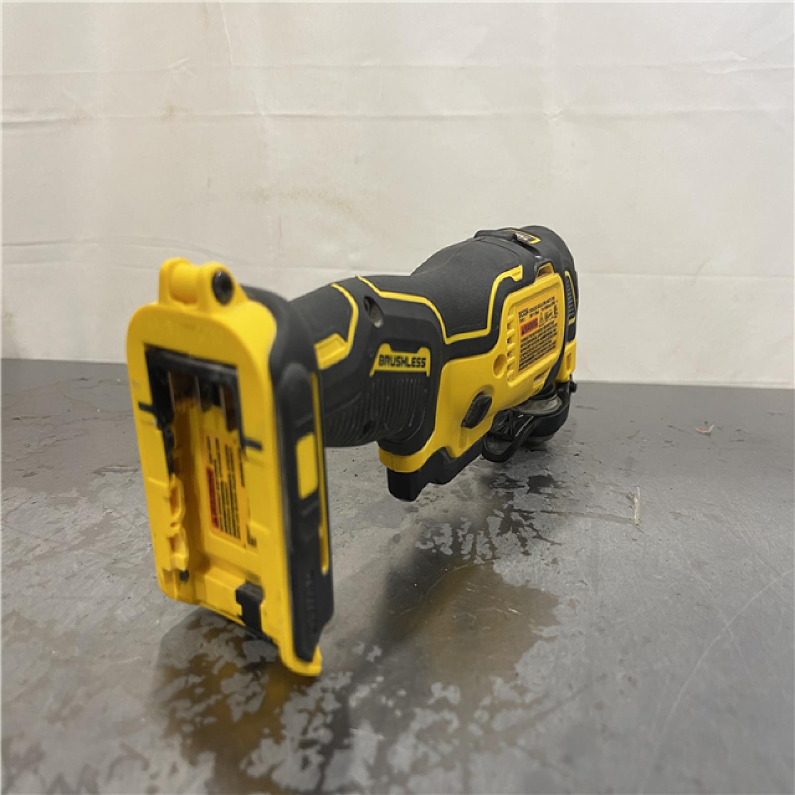 AS-IS - DEWALT ATOMIC 20V MAX Cordless Brushless Oscillating Multi Tool