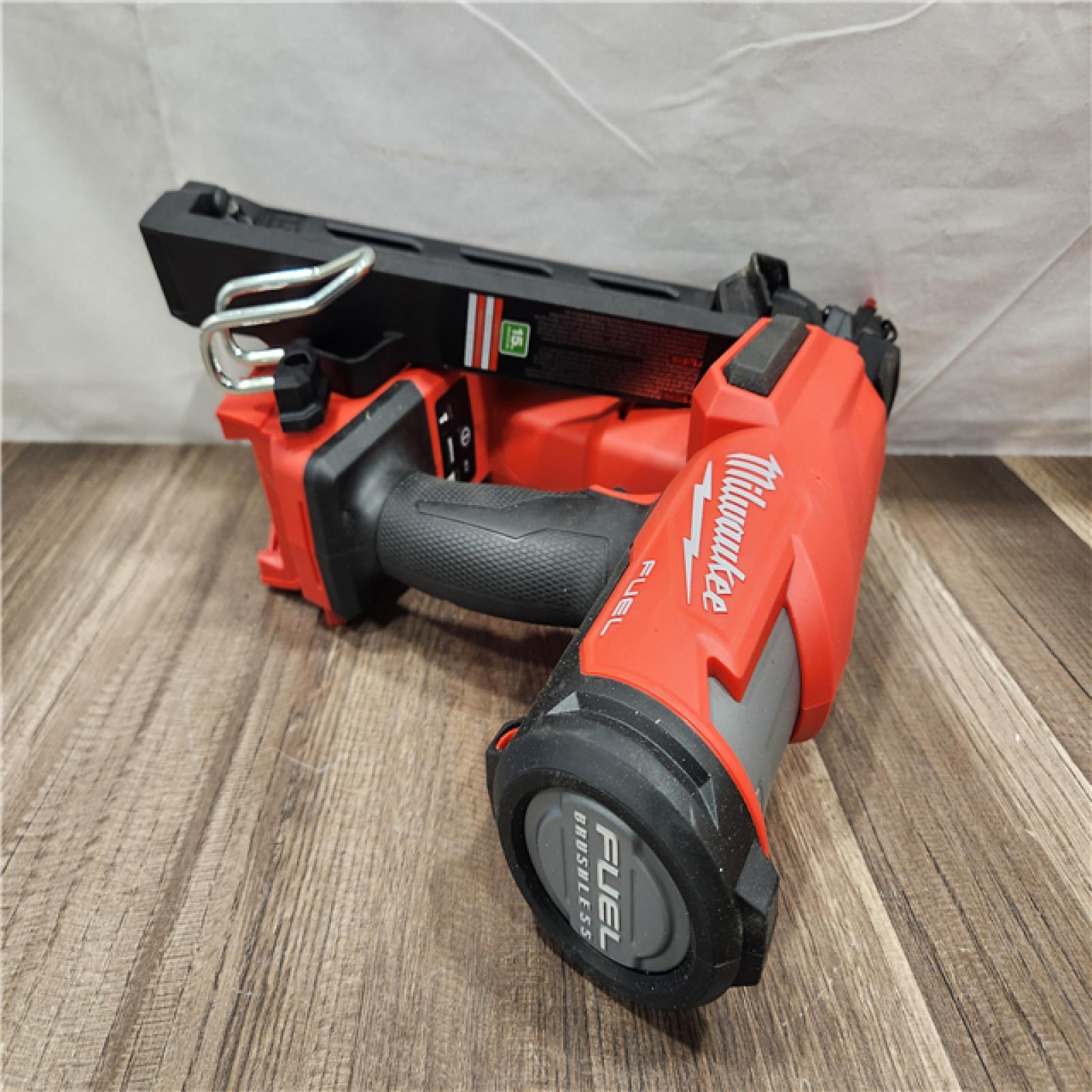 AS-IS- Milwaukee M18 FUEL 15 Ga. 18 Volt Brushless Angled Finish Nailer (TOOL ONLY)