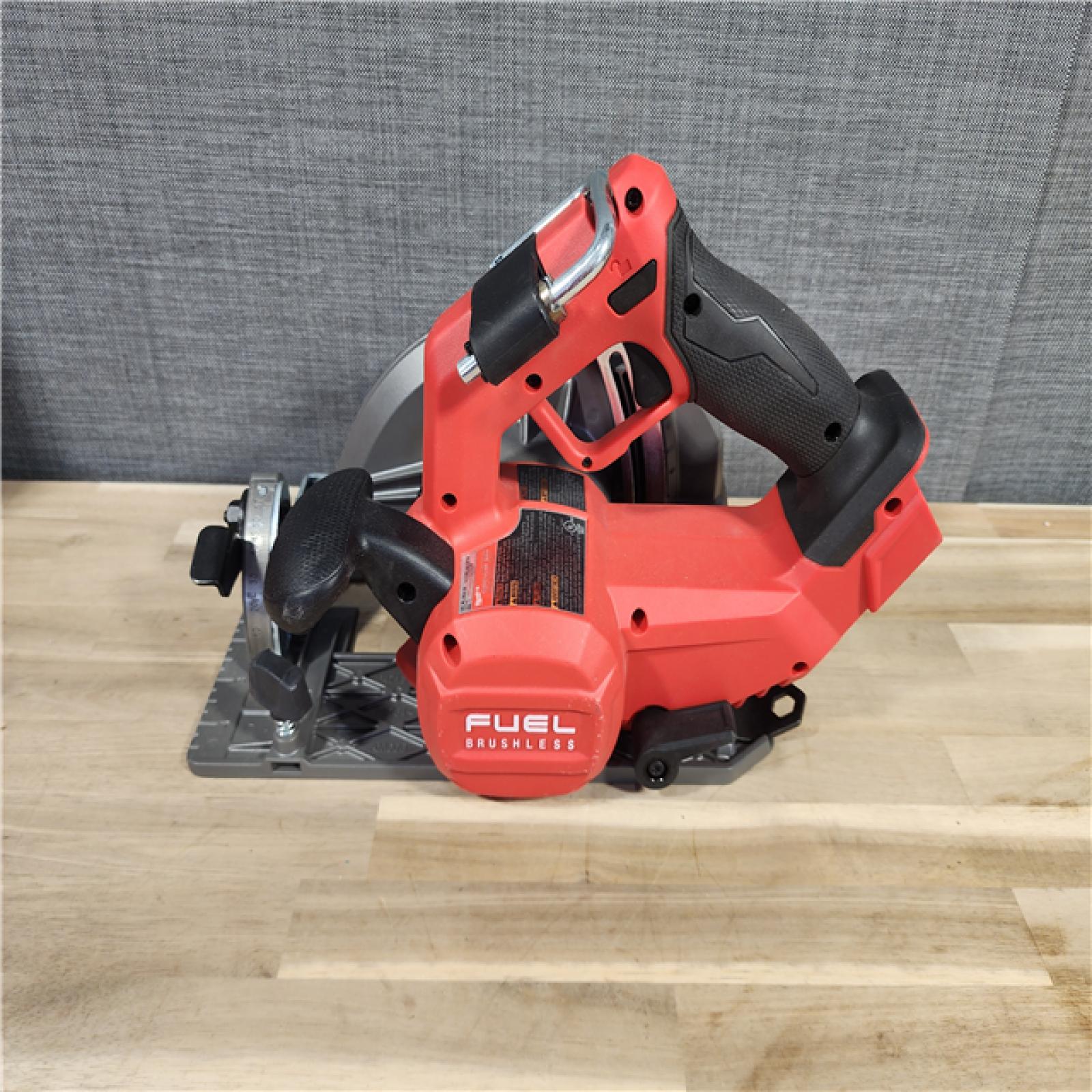 HOUSTON LOCATION - AS-IS Milwaukee Tools M18 FUEL 7-1/4 Circular Saw (Tool Only) 2834-20