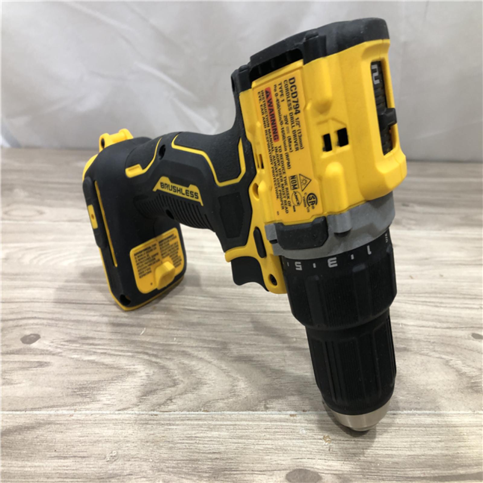AS-IS DEWALT ATOMIC 20-Volt MAX Lithium-Ion Cordless Combo Kit