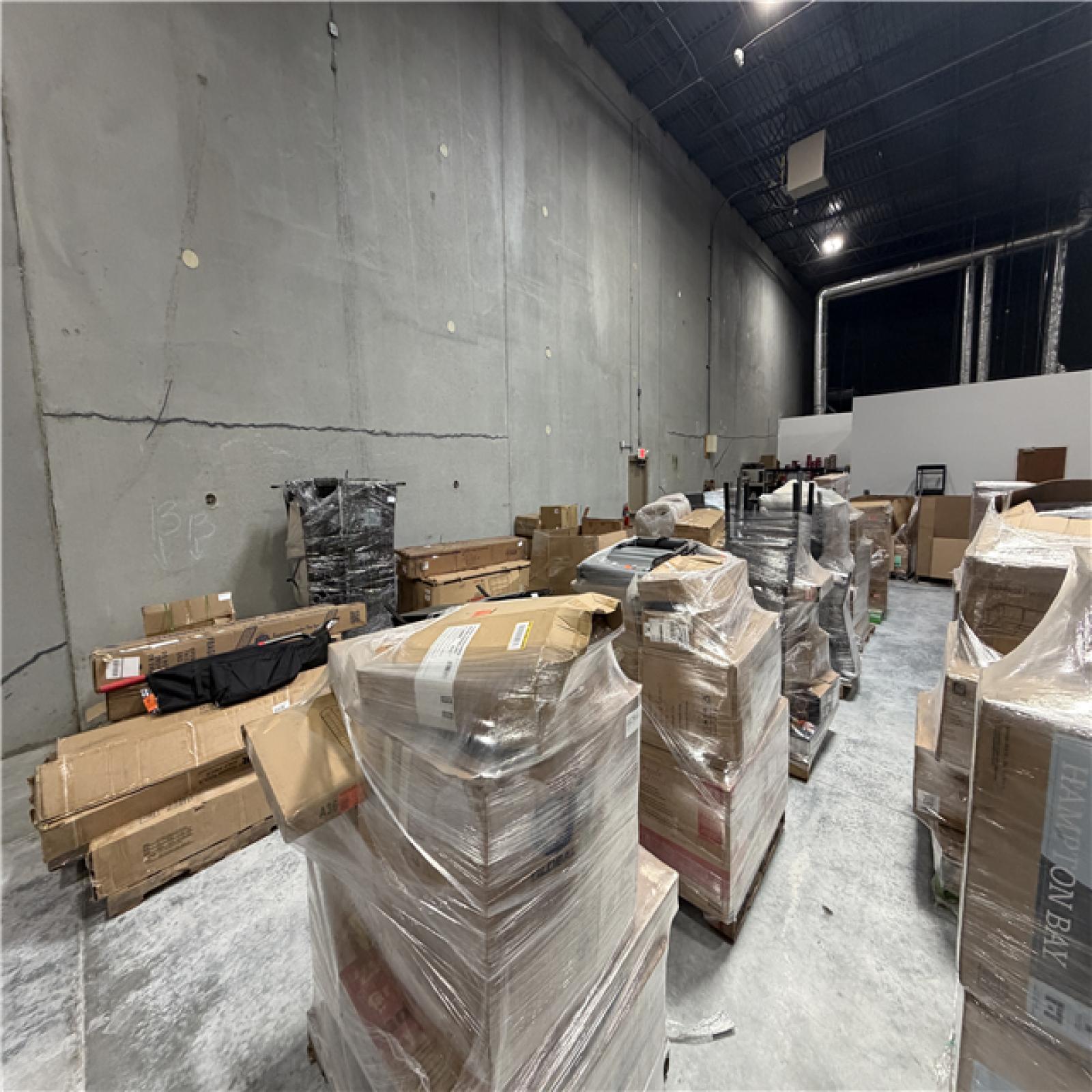Atlanta Location As-Is Outdoor Seasonal Full Truckload (22 pallets) 4478-A