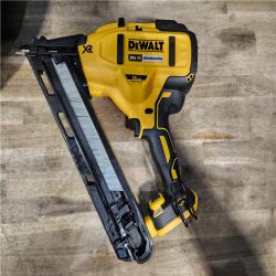 HOUSTON LOCATION - AS-IS DeWalt 15 GA ANGLED FINISH NAILER KIT W/ BATTERY & CHARGER