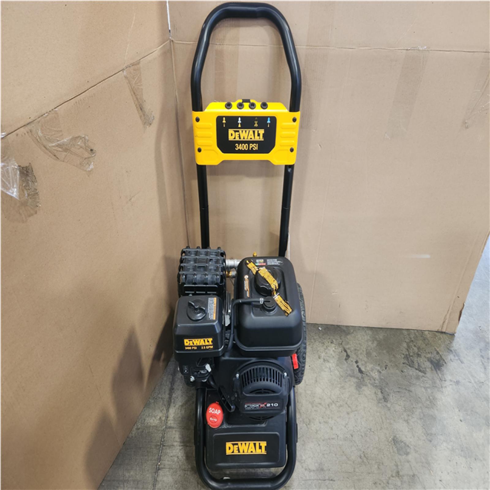 Phoenix NEW DEWALT 3400 PSI 2.5 GPM Gas Cold Water Pressure Washer with DeWalt 210 Engine