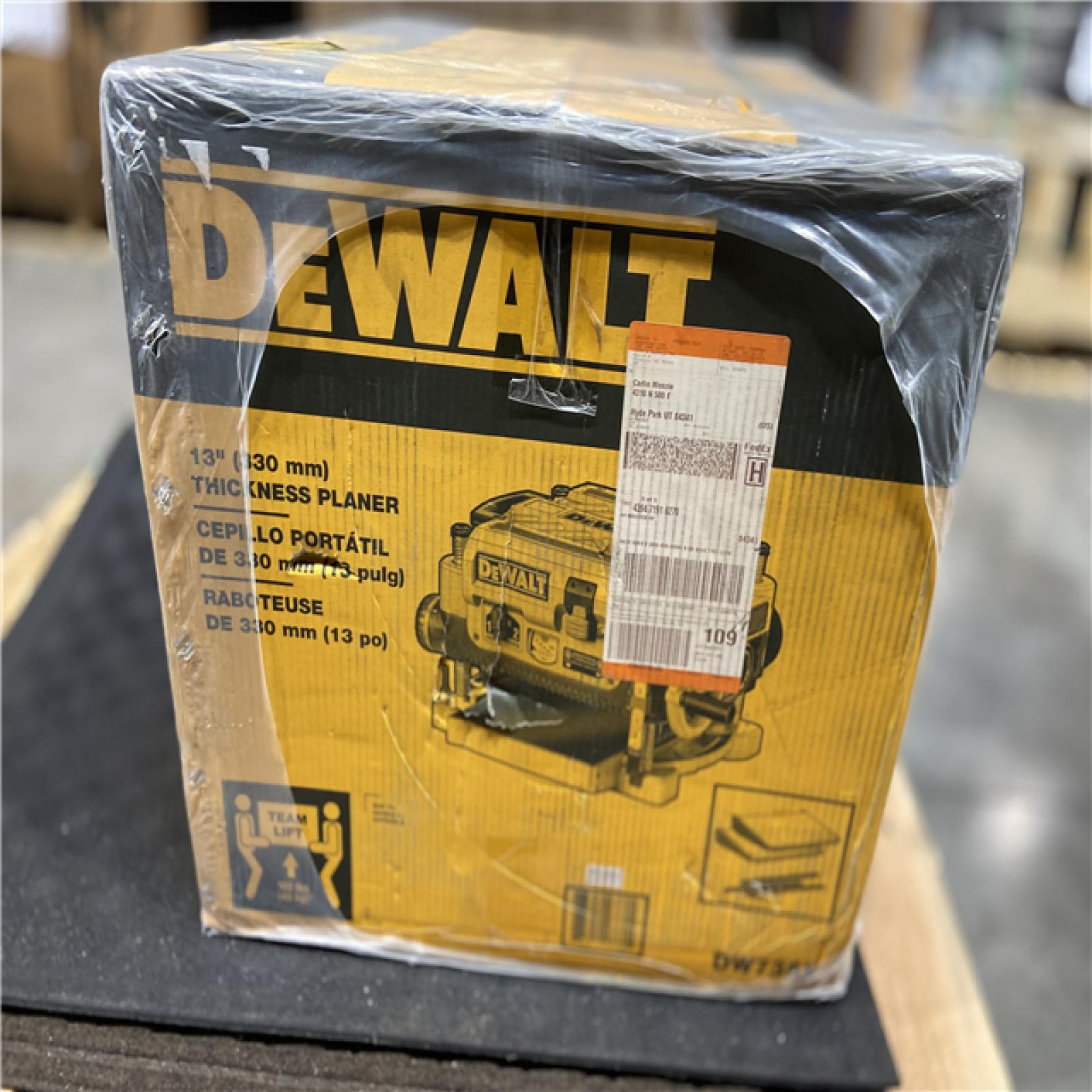 DALLAS LOCATION - DEWALT 15 Amp Corded 13 in. Heavy-Duty 2-Speed Bench Planer