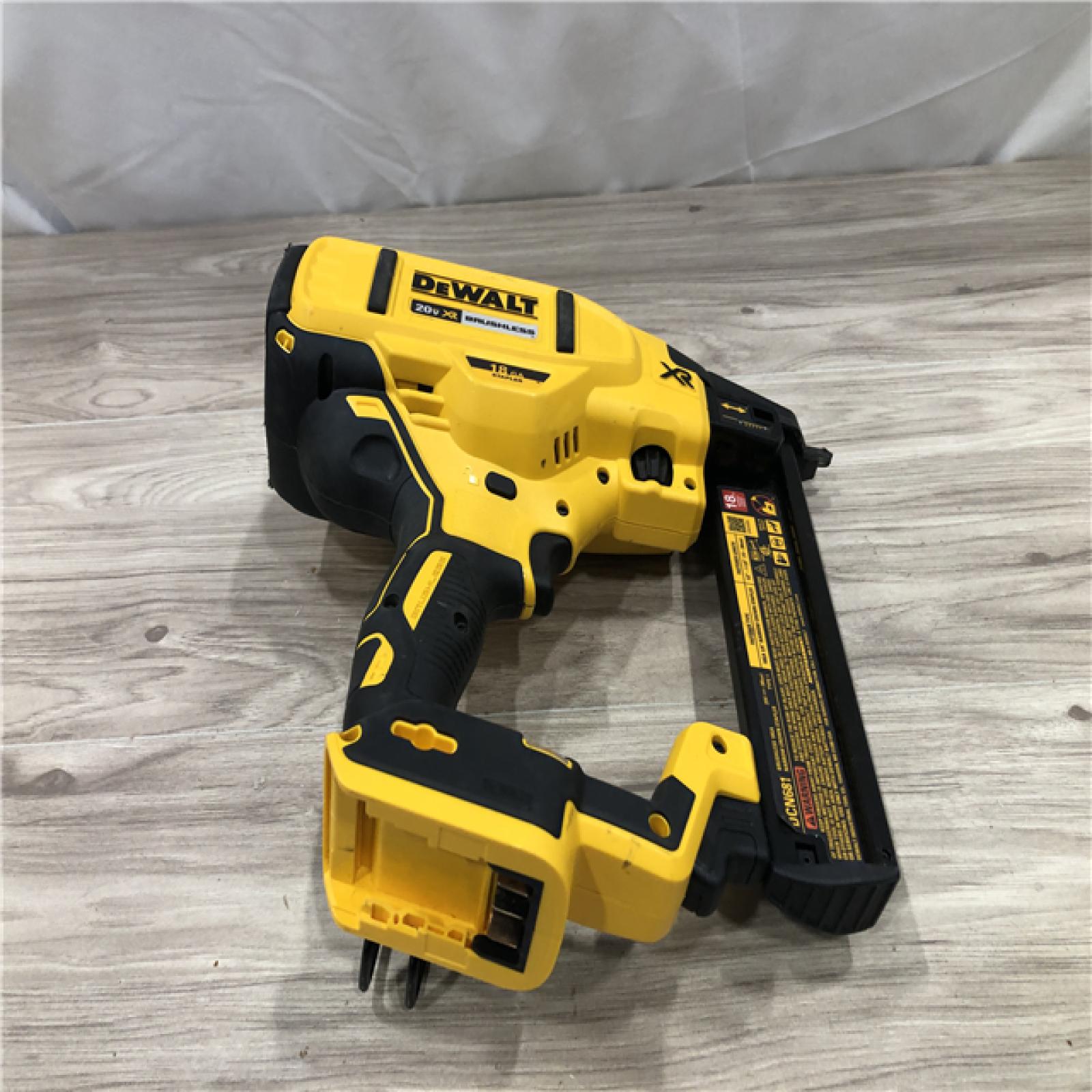 AS-IS DeWALT DCN681D1 20V MAX 18ga Cordless Narrow Crown Stapler Kit