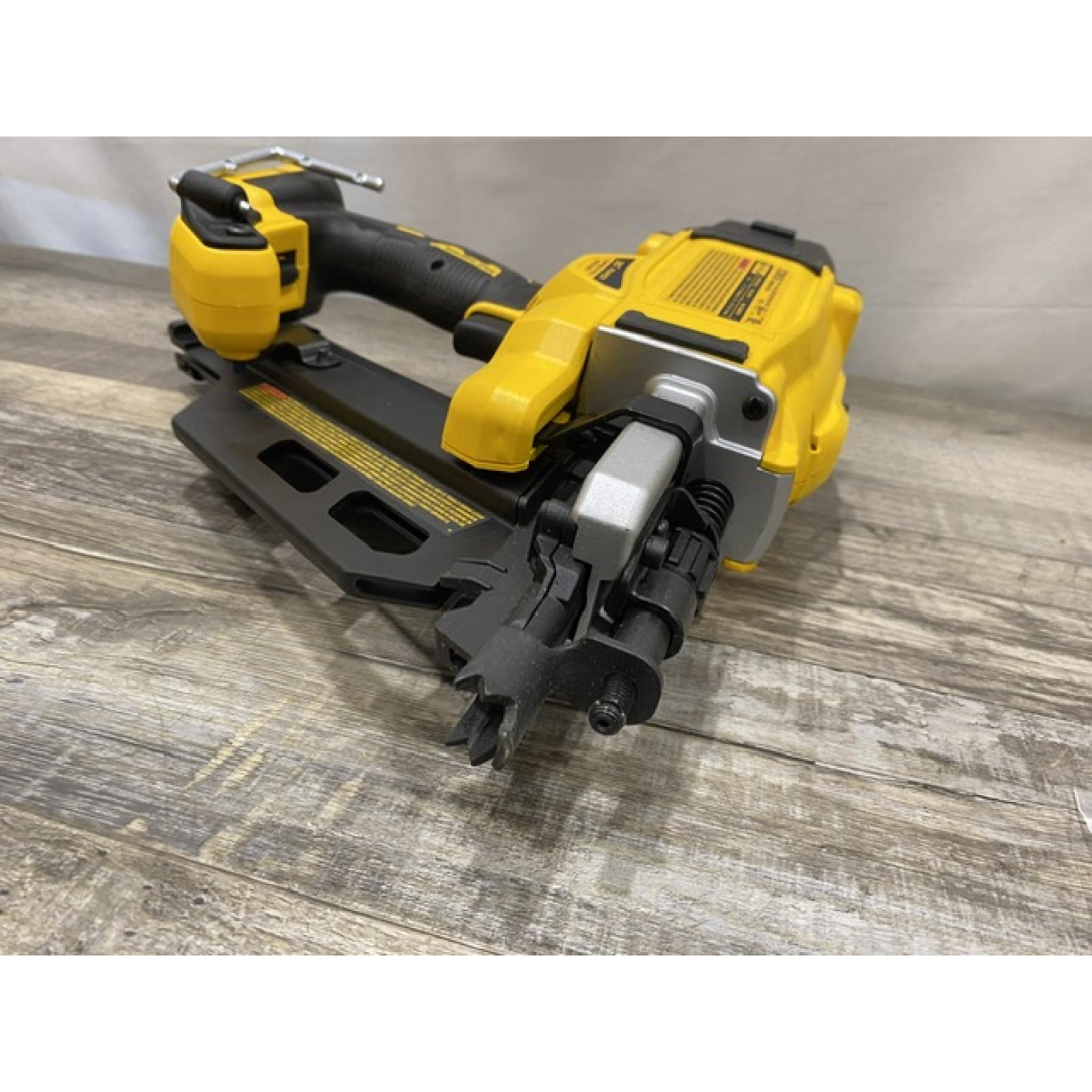 AS-IS DEWALT 20V 30 Degree Cordless Framing Nailer (Tool-Only)