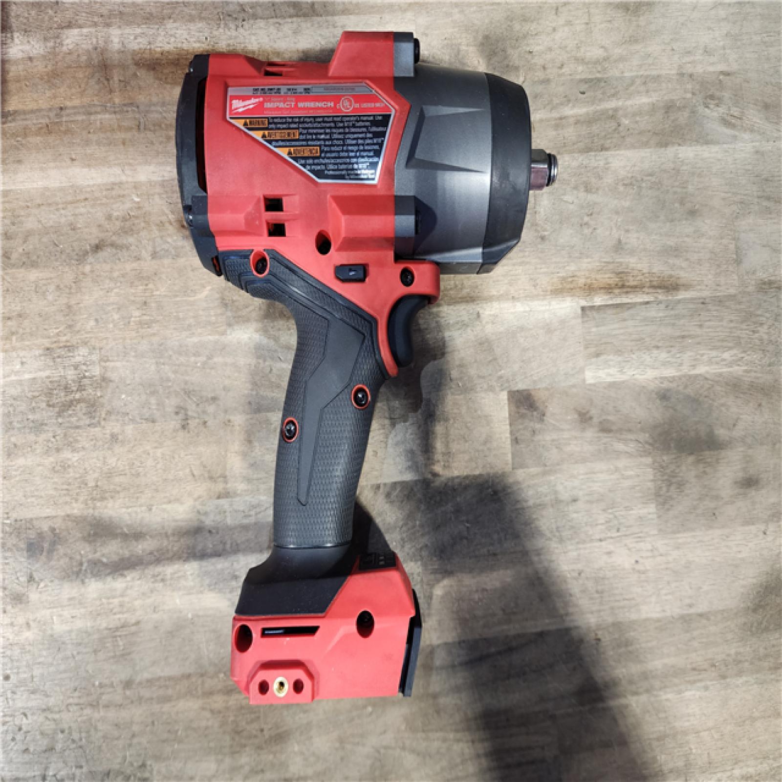 HOUSTON LOCATION - AS-IS Milwaukee M18 FUEL 1/2 in. Cordless Brushless High Torque Impact Wrench Kit (Battery & Charger)