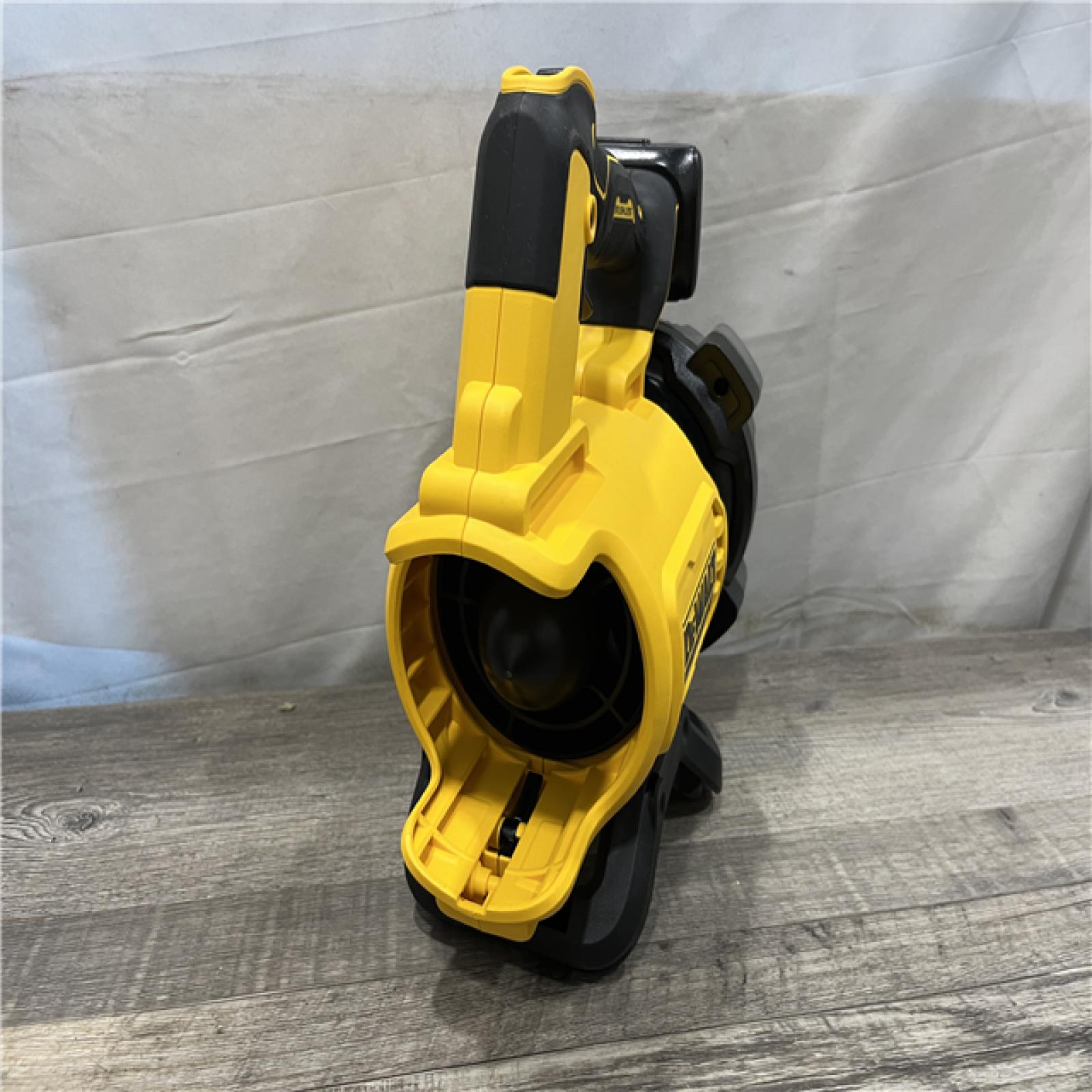 AS-IS DEWALT 20V MAX* XR Brushless Cordless Handheld Blower Kit