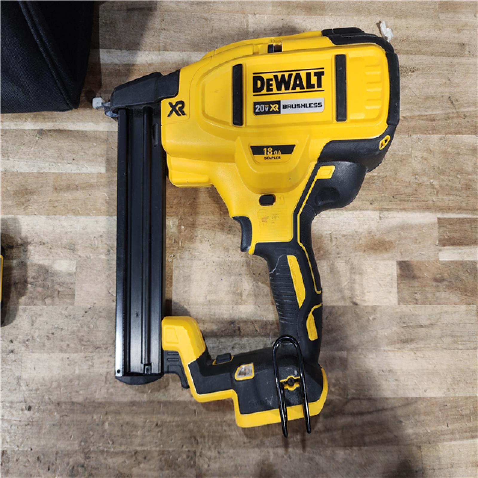 HOUSTON LOCATION - AS - IS DEWALT 20V MAX XR Lithium-Ion Cordless 18-Gauge Narrow Crown Stapler Kit