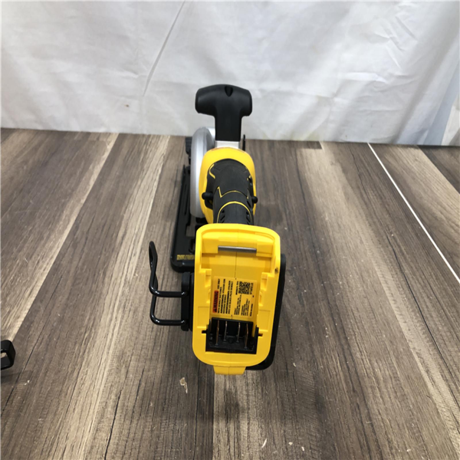 AS-IS DEWALT ATOMIC 20V MAX Cordless Brushless 4-1/2 in. Circular Saw (Tool Only)