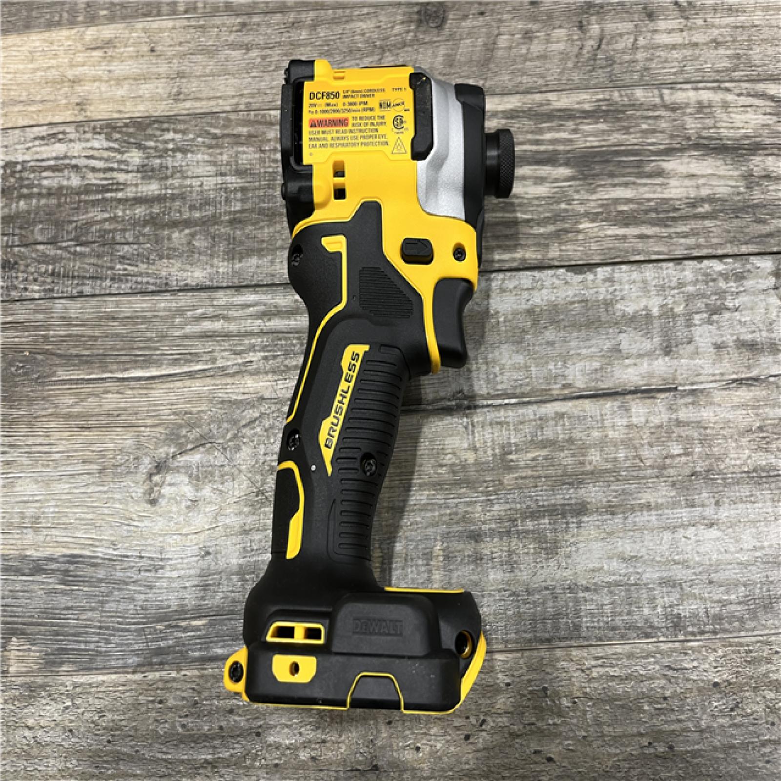 AS-IS DEWALT ATOMIC 20V MAX Lithium-Ion Cordless 1/4 in. Brushless Impact Driver Kit