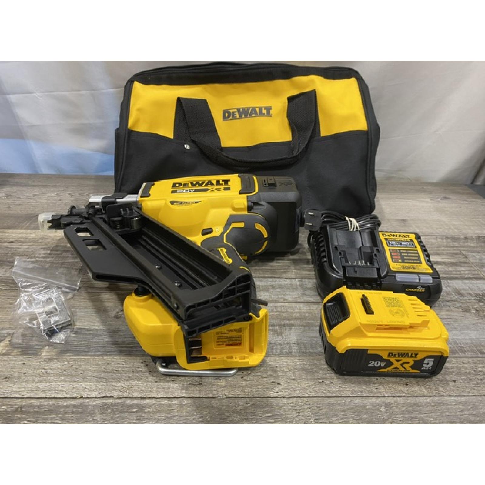 AS-IS DEWALT 20-Volt 30° Cordless Framing Nailer Kit