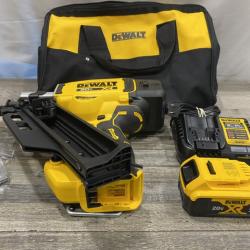 AS-IS DEWALT 20-Volt 30° Cordless Framing Nailer Kit