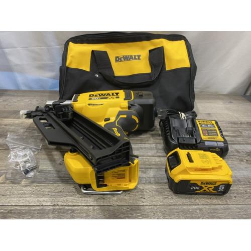 AS-IS DEWALT 20-Volt 30° Cordless Framing Nailer Kit