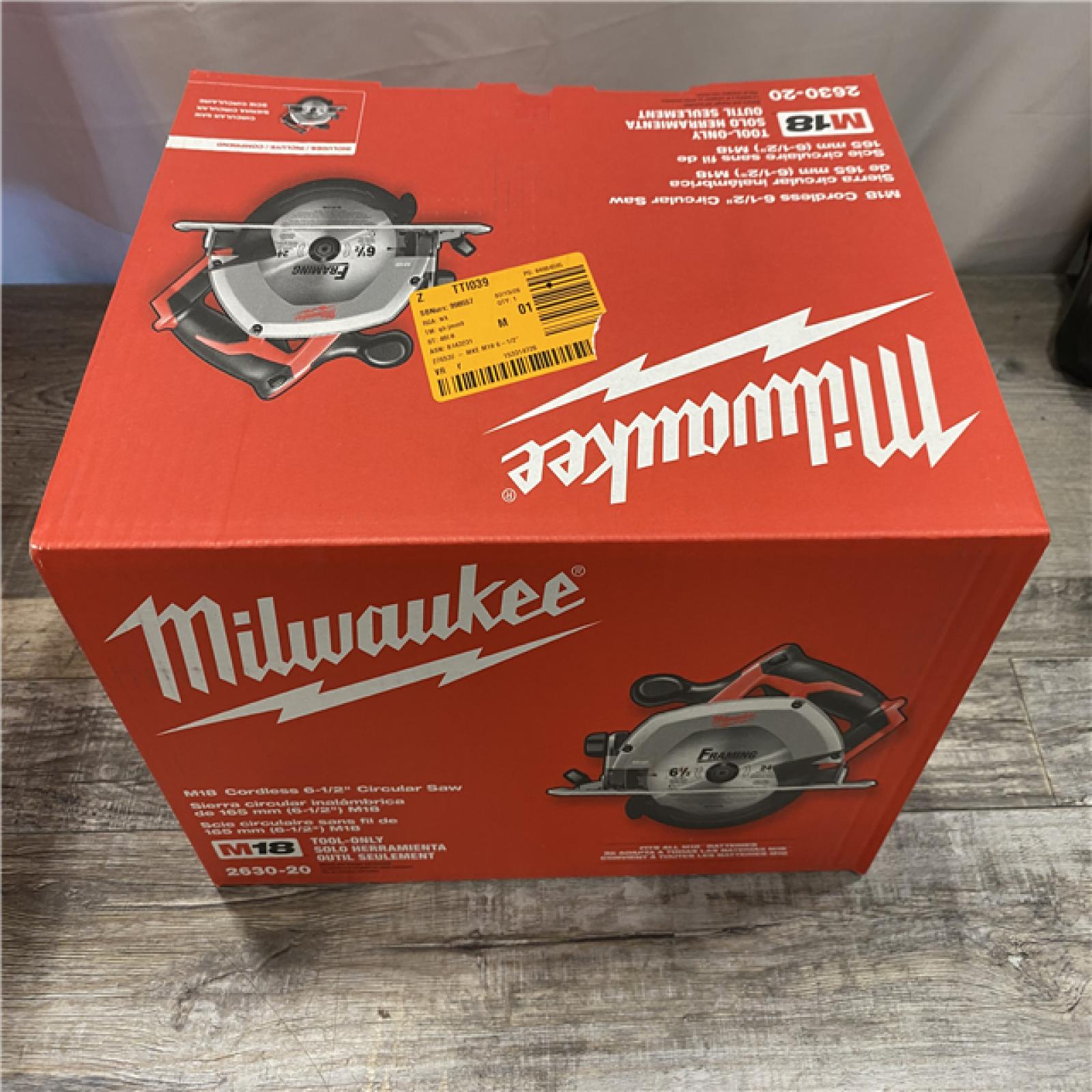 NEW - Milwaukee 18V Lithium-Ion Cordless 6-1/2 in. Circular Saw (Tool-Only)