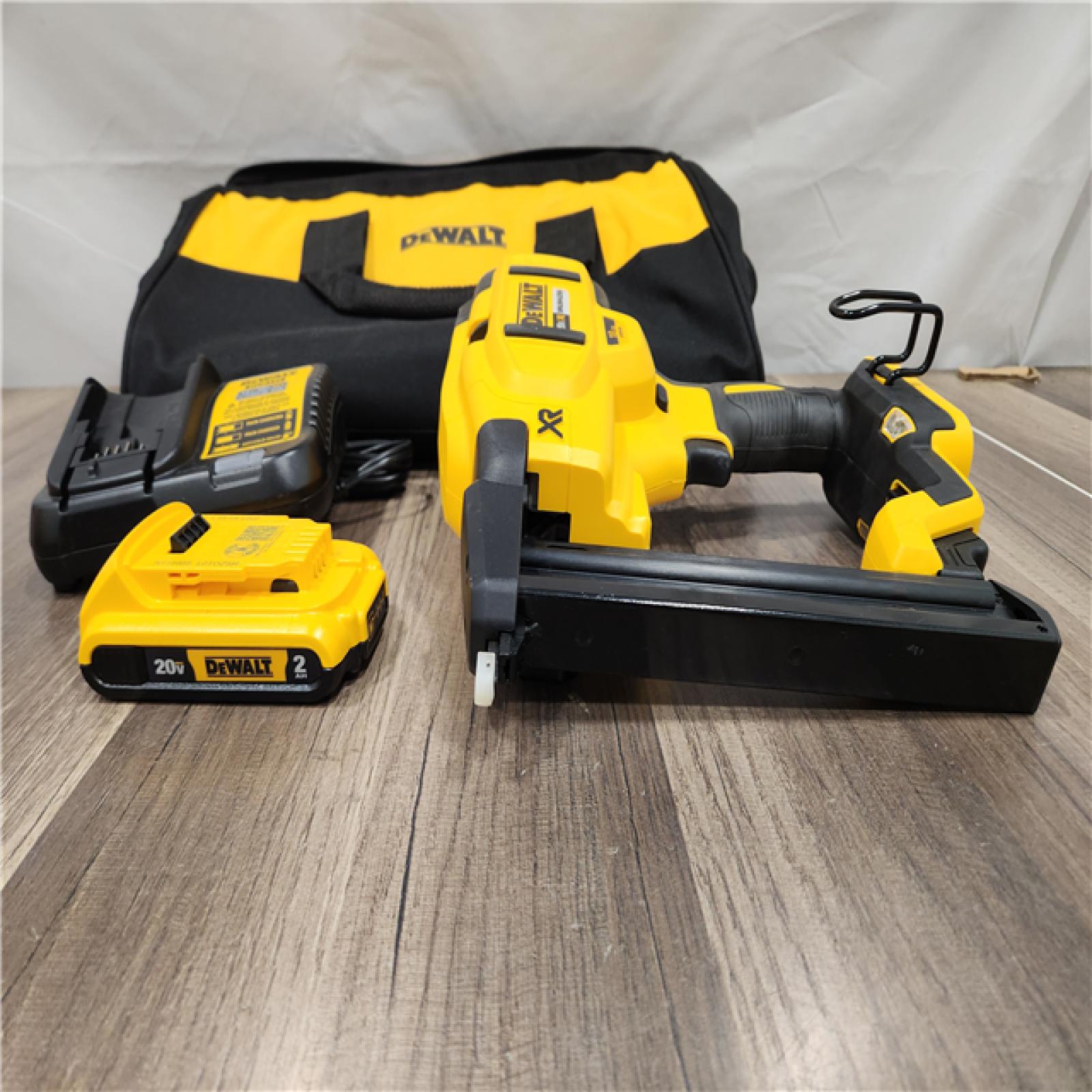 AS-IS DEWALT XR 18 GA NARROW CROWN STAPLER KIT