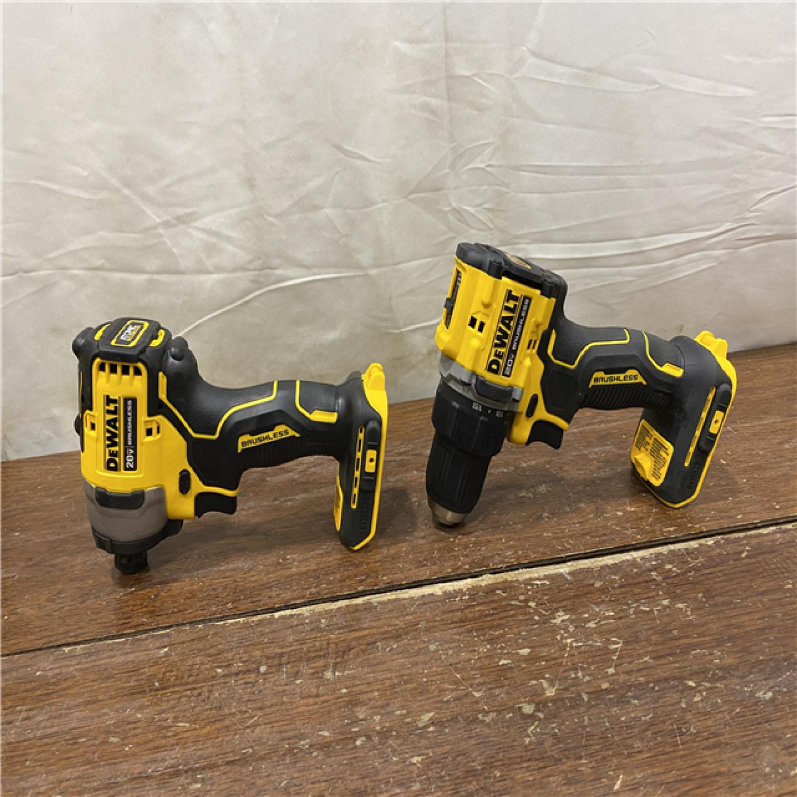 AS-IS DEWALT ATOMIC 20-Volt MAX Lithium-Ion Cordless Combo Kit (2-Tool) with (2) 2.0Ah Batteries, Charger and Bag