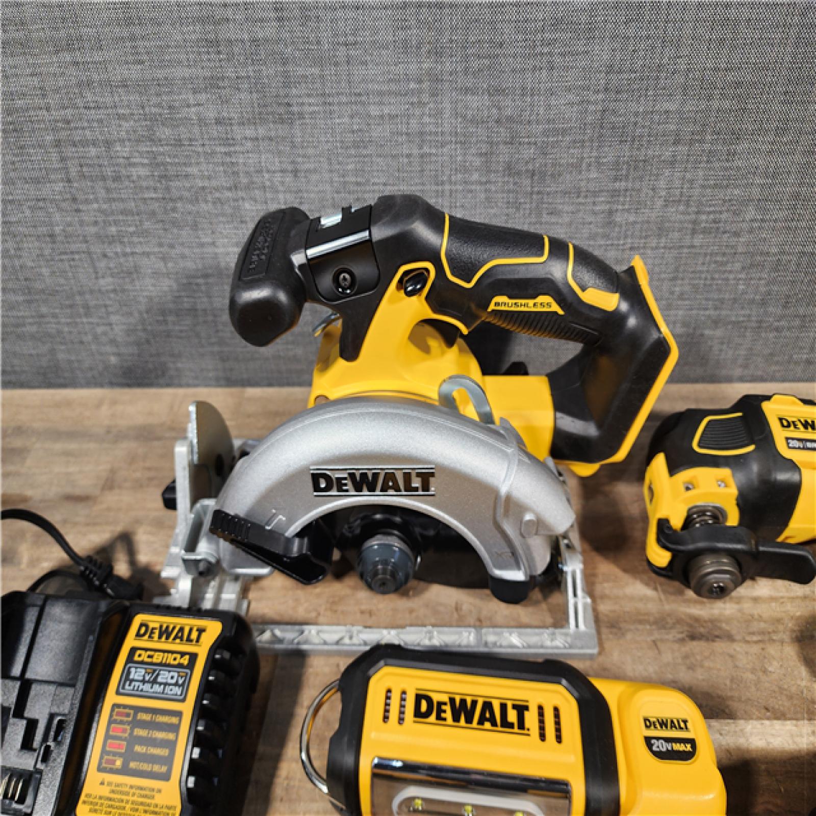 HOUSTON LOCATION - AS-IS DEWALT 20V Lithium-Ion Cordless 6-Tool Combo Kit with (2) Batteries and Charger