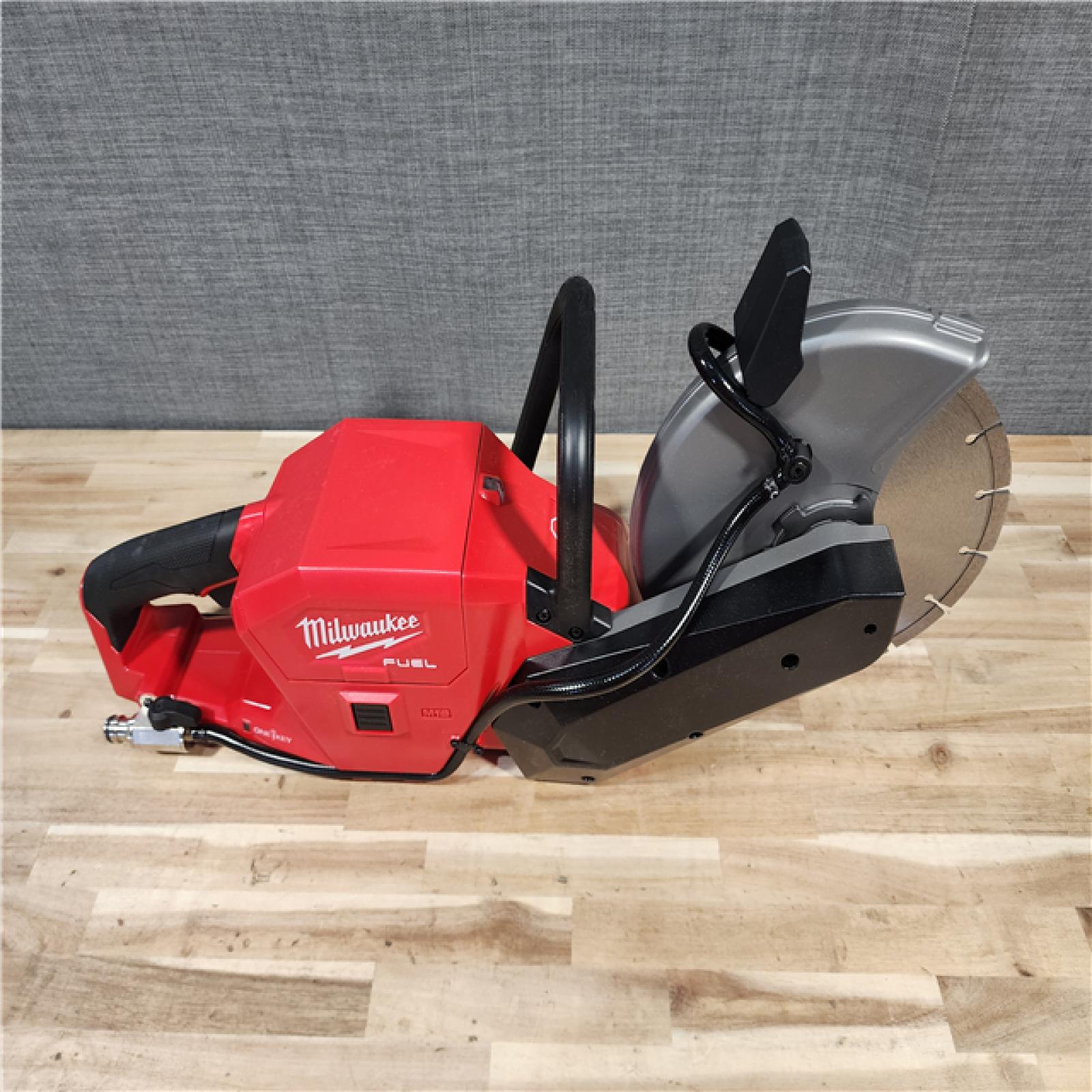 HOUSTON LOCATION - AS-IS (APPEARS LIKE NEW) Milwaukee FUEL ONE-KEY 18V Lithium-Ion Brushless Cordless 9 in. Cut Off Saw (Tool-Only)
