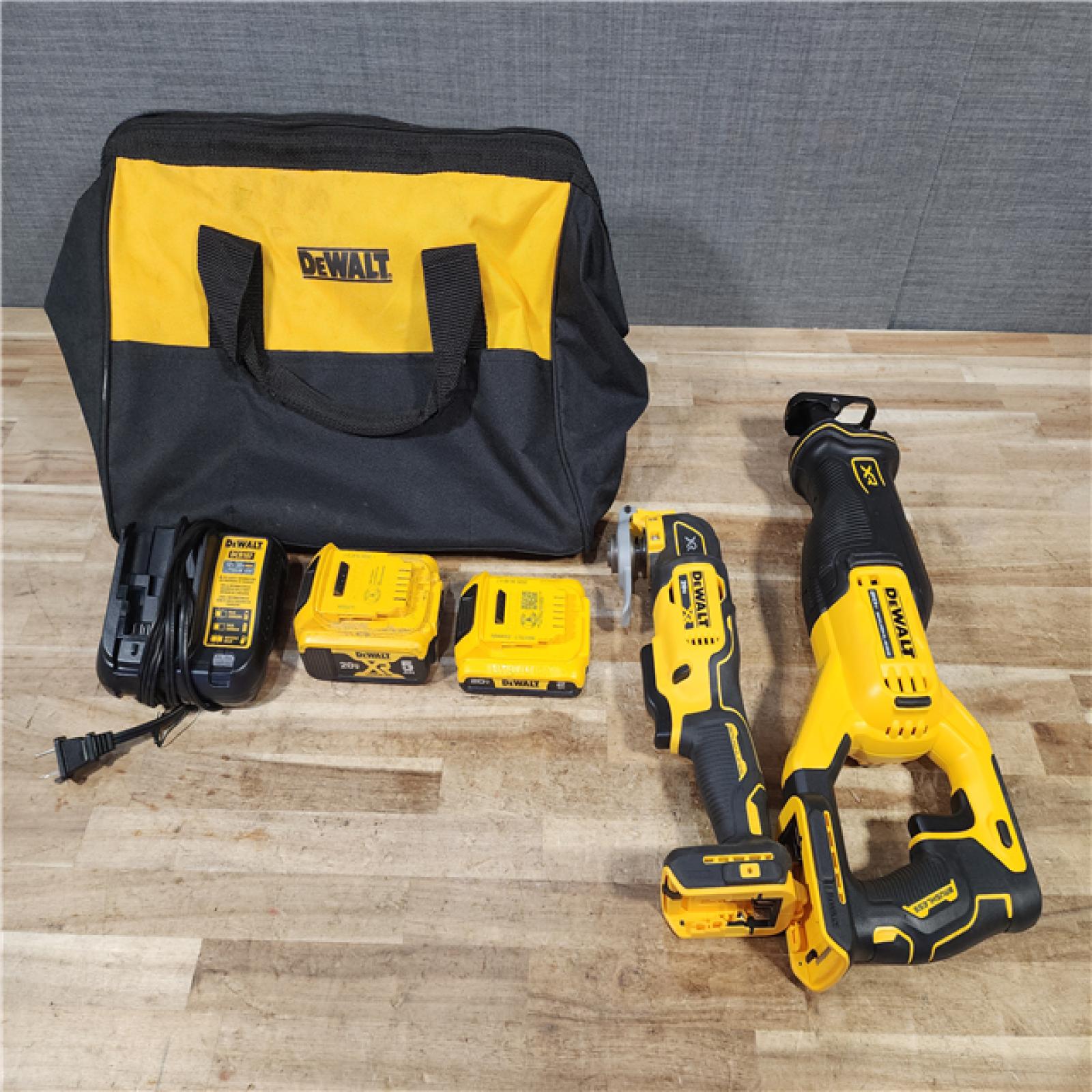 HOUSTON LOCATION - AS - IS DEWALT 2 TOOL COMBO KIT W/ (2) BATTERY & CHARGER