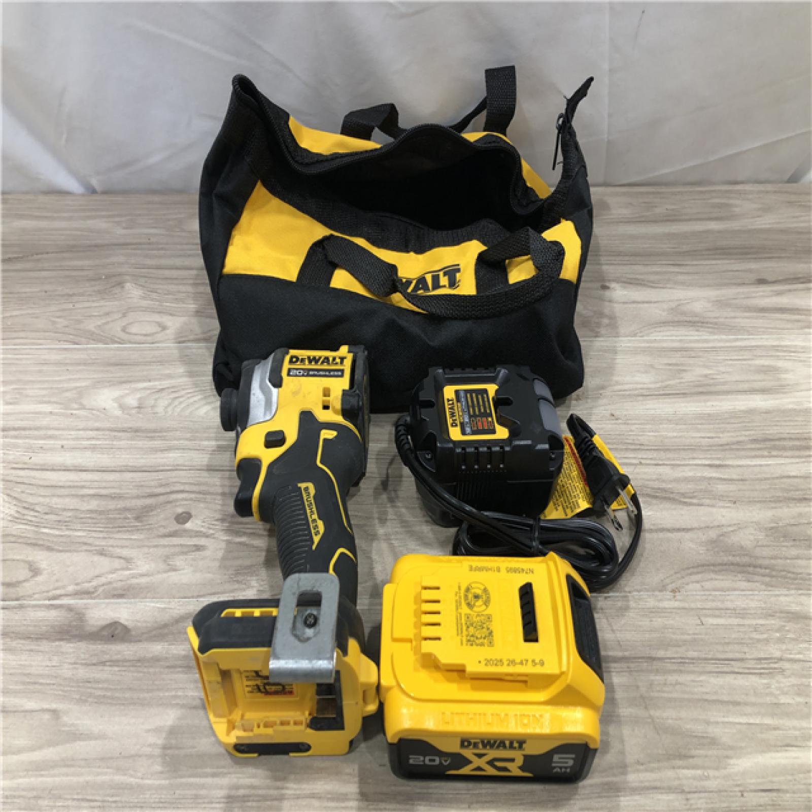 AS-IS DEWALT ATOMIC 20V MAX Lithium-Ion Cordless 1/4 in. Impact Driver Kit