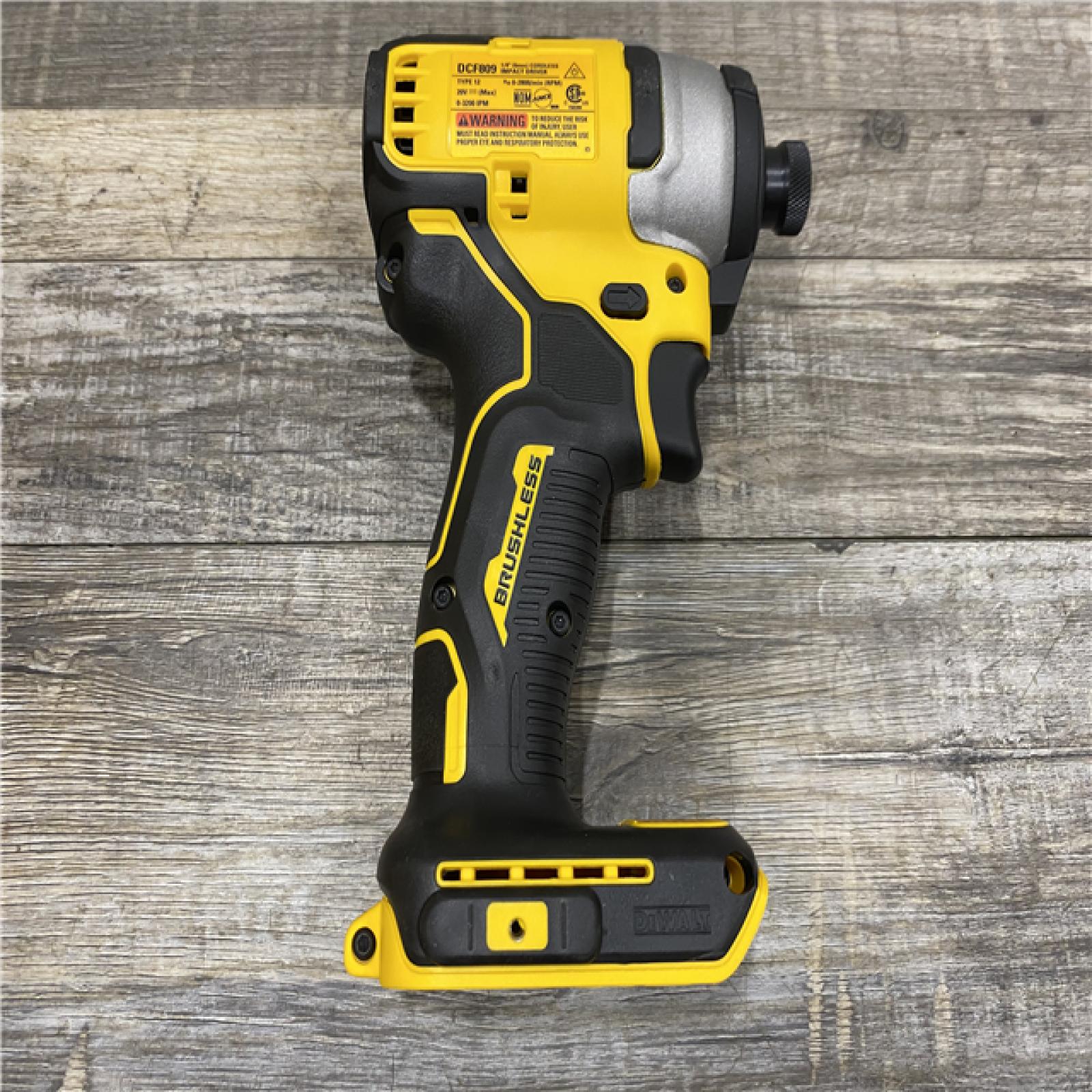 AS-IS DEWALT Atomic 20V Max Lithium-Ion Brushless Cordless Compact 1/4 in. Impact Driver Kit