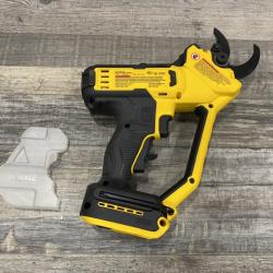 LIKE NEW - DEWALT 20V MAX Cordless Battery Powered Pruner Kit