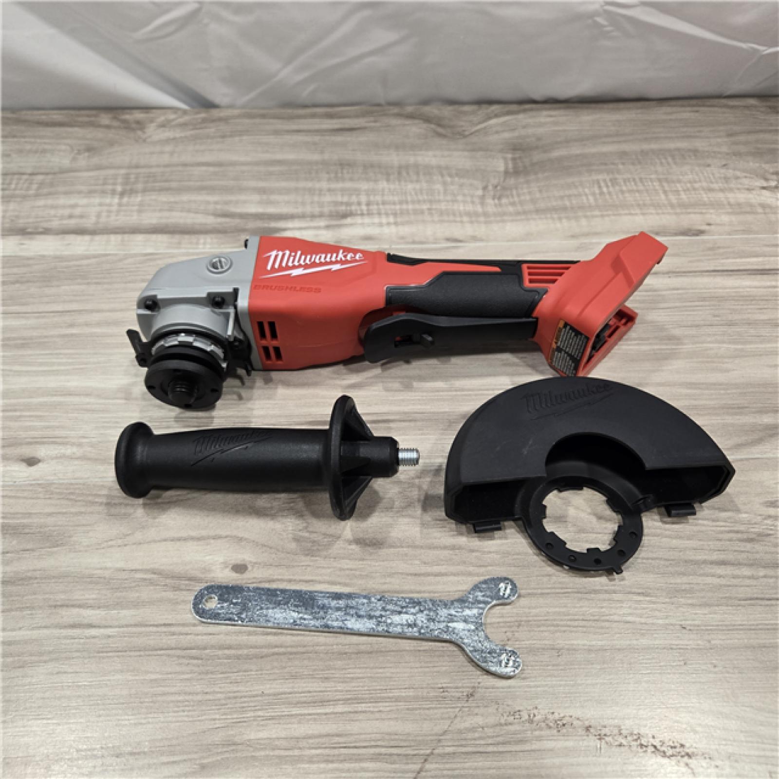 LIKE NEW! - Milwaukee 2686-20 18V Cordless Grinder (Tool Only)