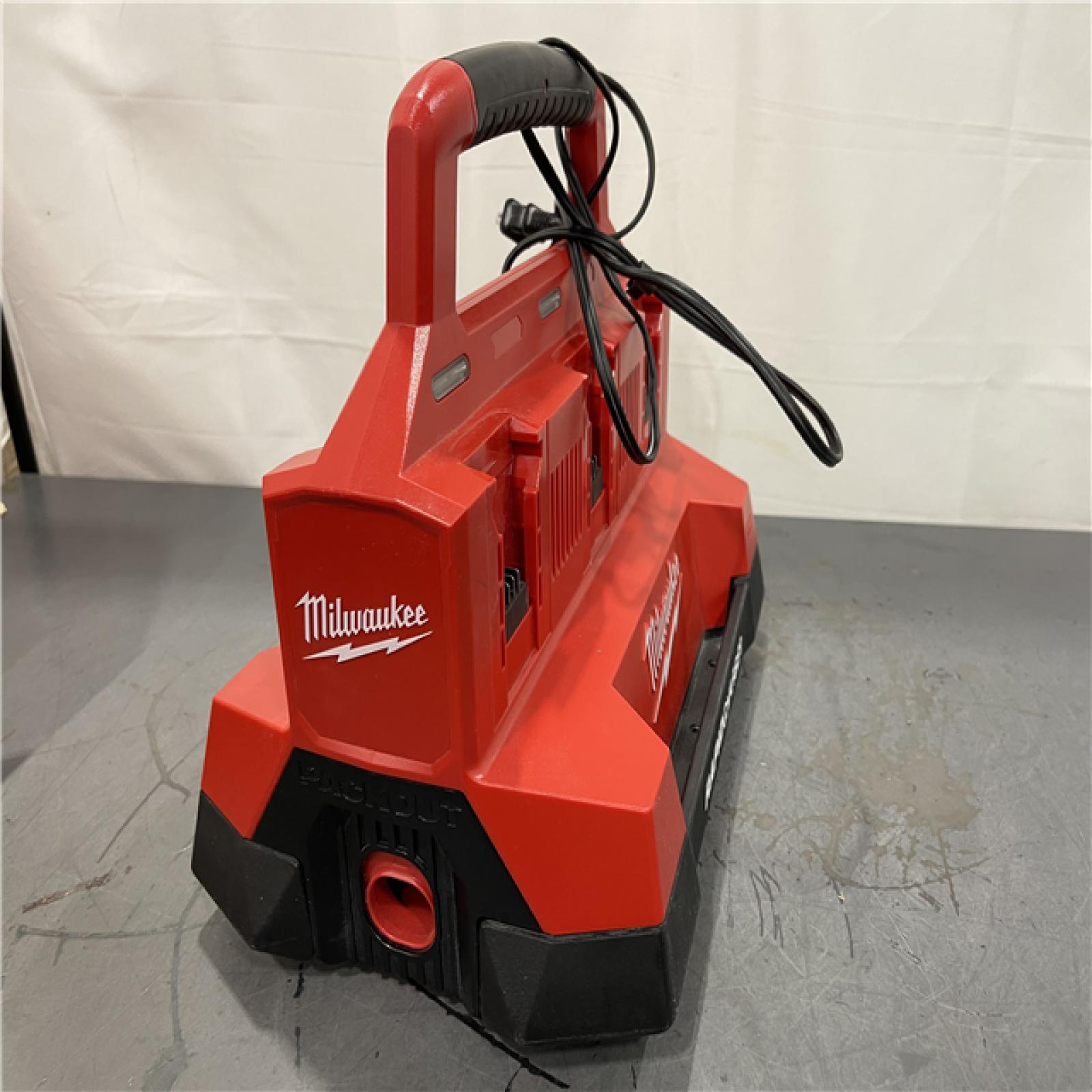 AS-IS - Milwaukee M18 18V Lithium-Ion PACKOUT 6-Port Rapid Charger