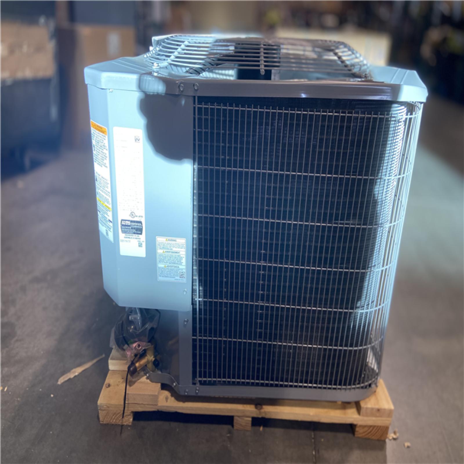 DALLAS LOCATION - Smartcomfort® by Carrier 2.5 Ton 14.3 Seer2 Heat Pump