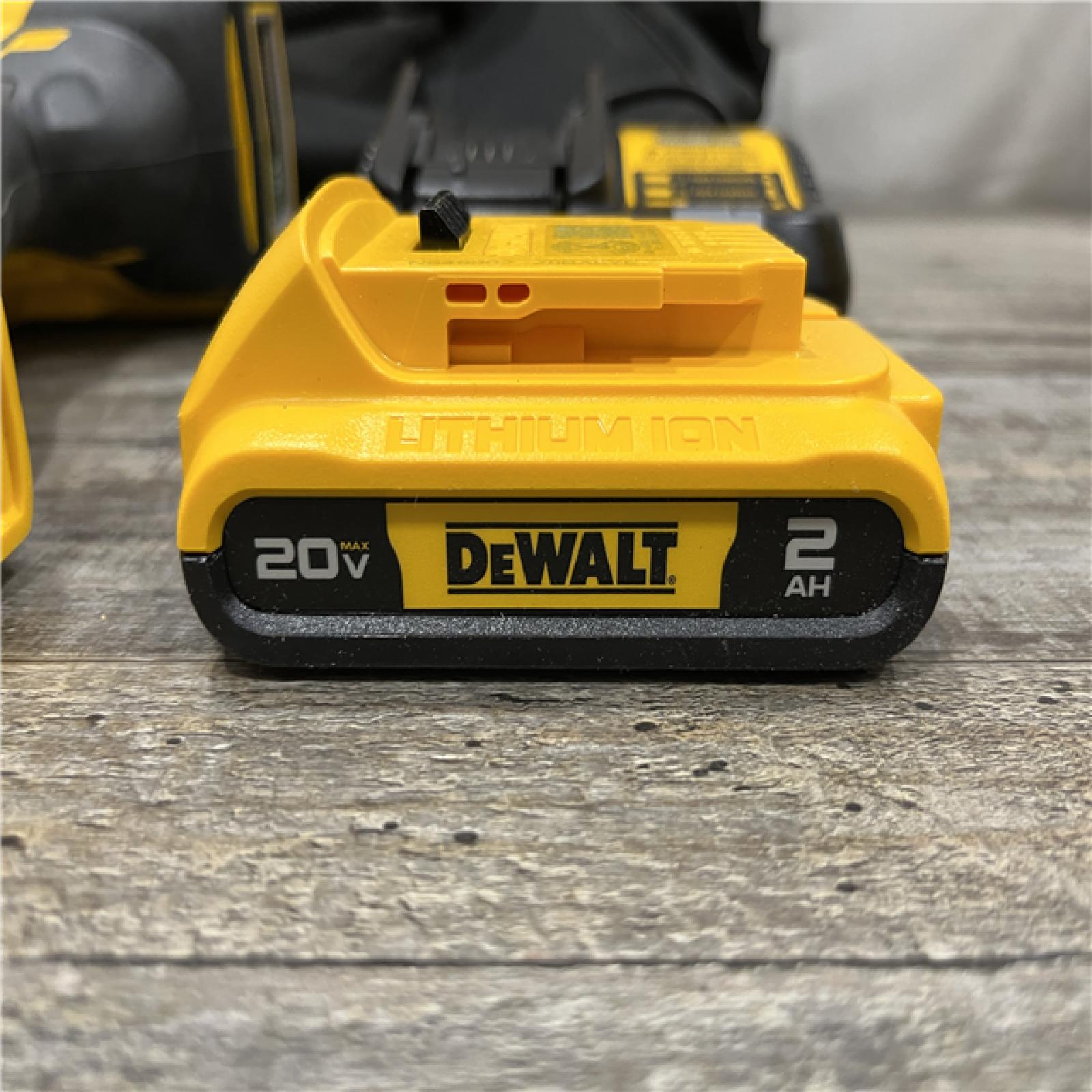AS-IS DEWALT 20V MAX XR Lithium-Ion Cordless 2-1/2 in. 15-Gauge Finish Nailer Kit