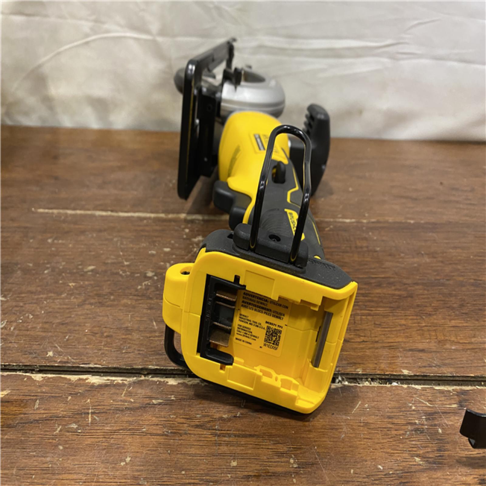 AS-IS DEWALT ATOMIC 20V MAX Cordless Brushless 4-1/2 in. Circular Saw (Tool Only)