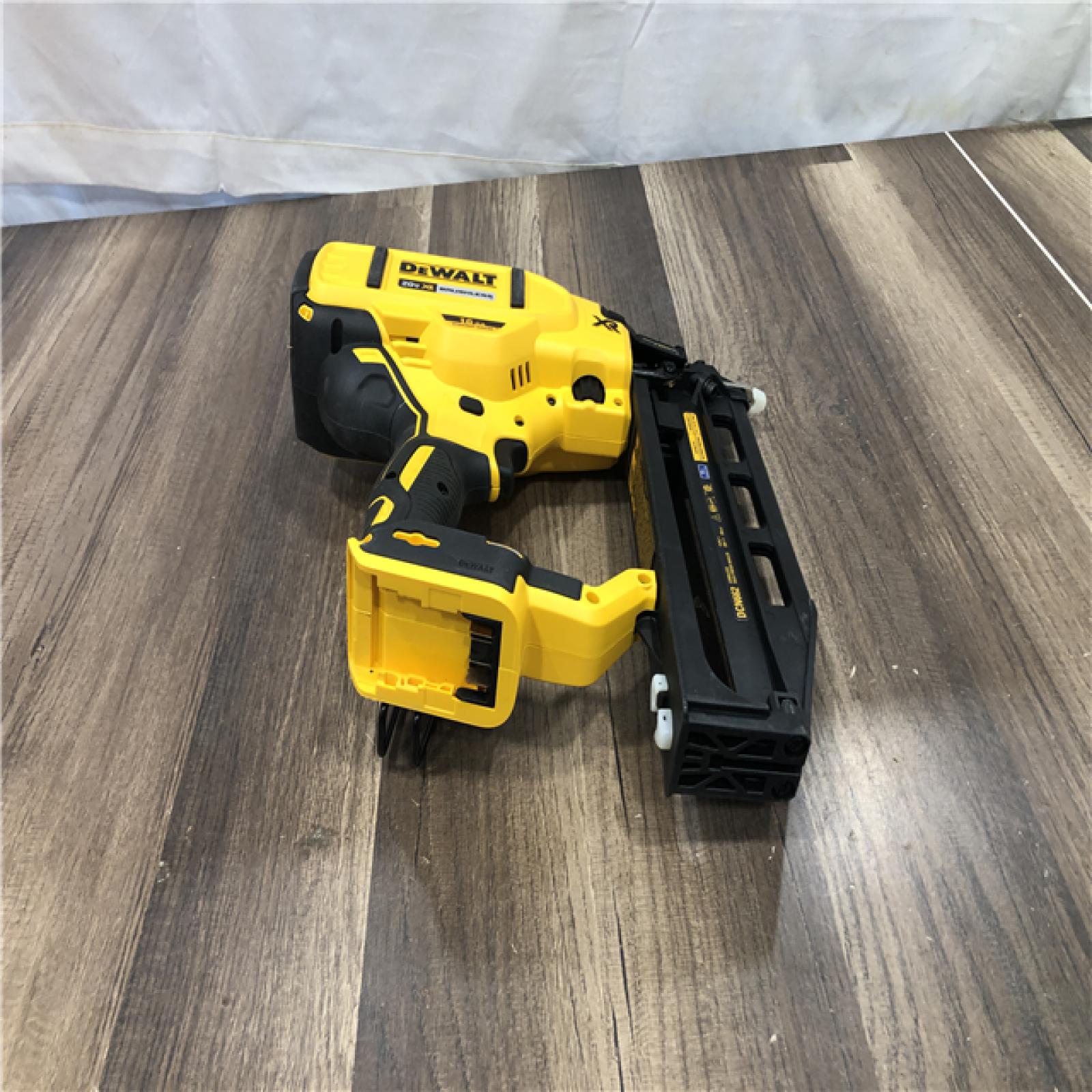 AS-IS DEWALT 20V MAX XR 16-Gauge Lithium-Ion Cordless Finish Nailer (Tool Only)