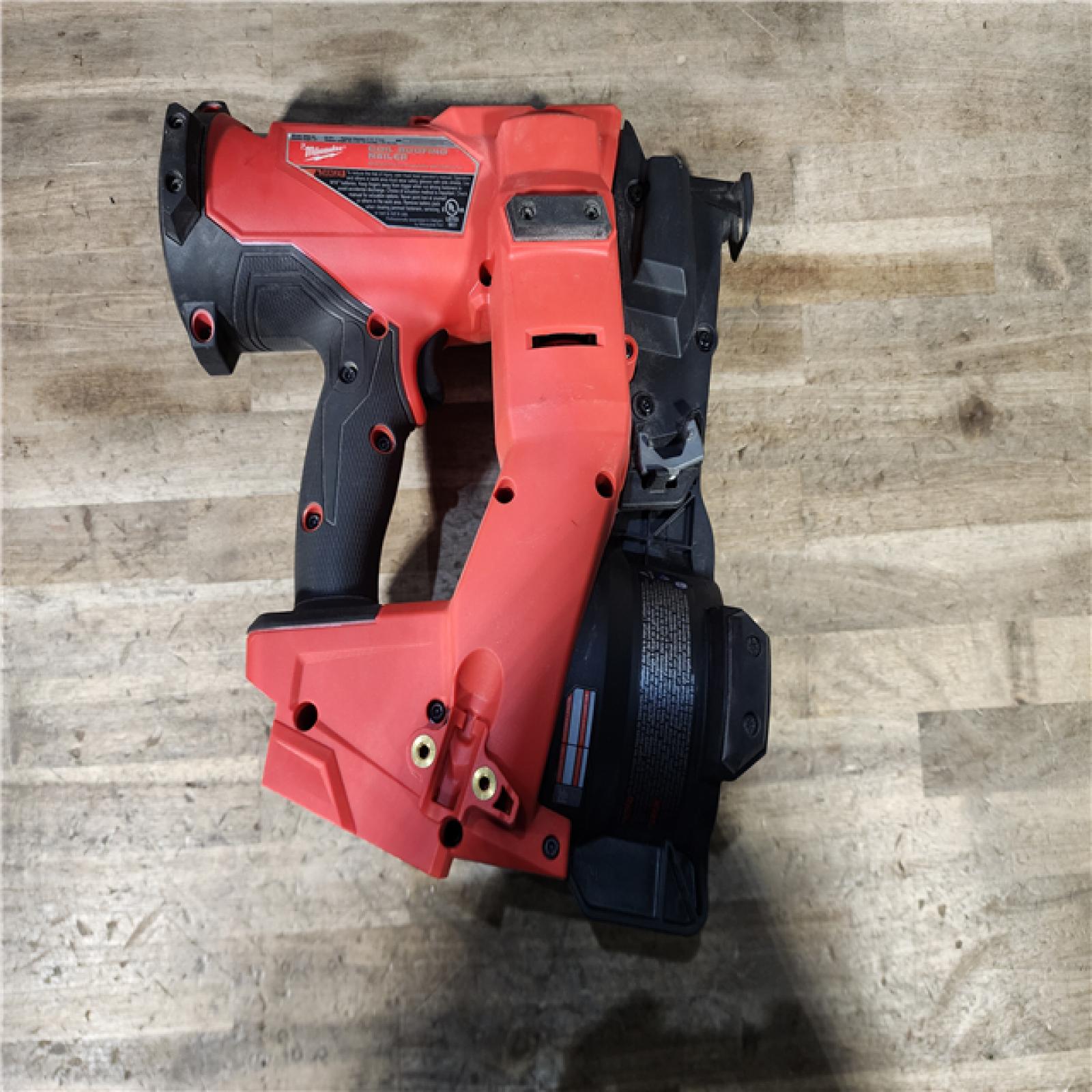 HOUSTON LOCATION - AS-IS Milwaukee M18 FUEL 18-Volt Lithium-Ion Brushless Cordless Coil Roofing Nailer (Tool Only)