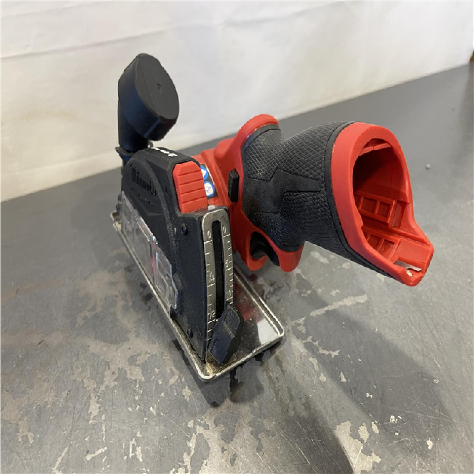 AS-IS - Milwaukee M12 FUEL 12V Lithium-Ion Brushless Cordless 3 in. Cut Off Saw