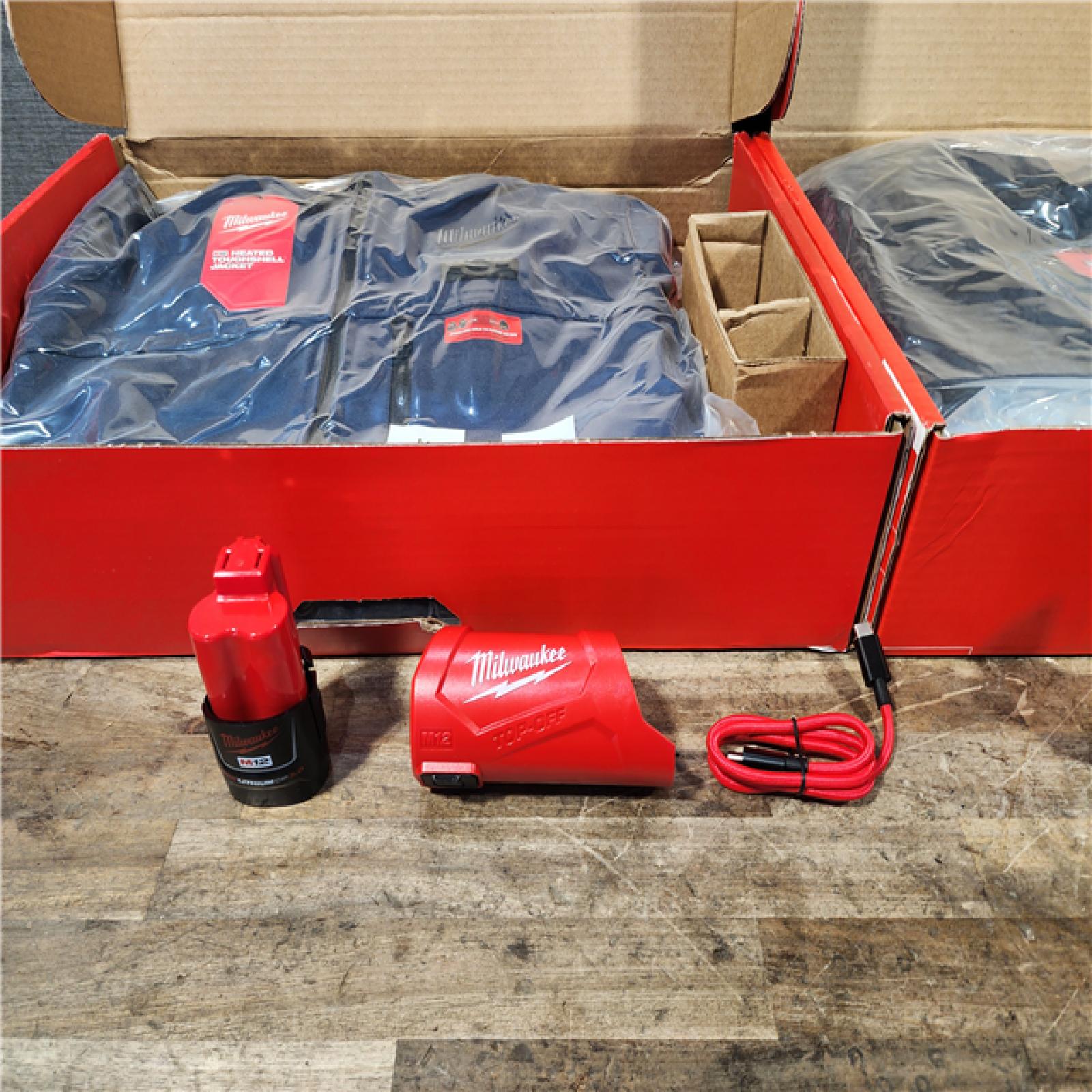 HOUSTON LOCATION - AS-IS MILWAUKEE 2 HEATED CLOTHING COMBO KIT