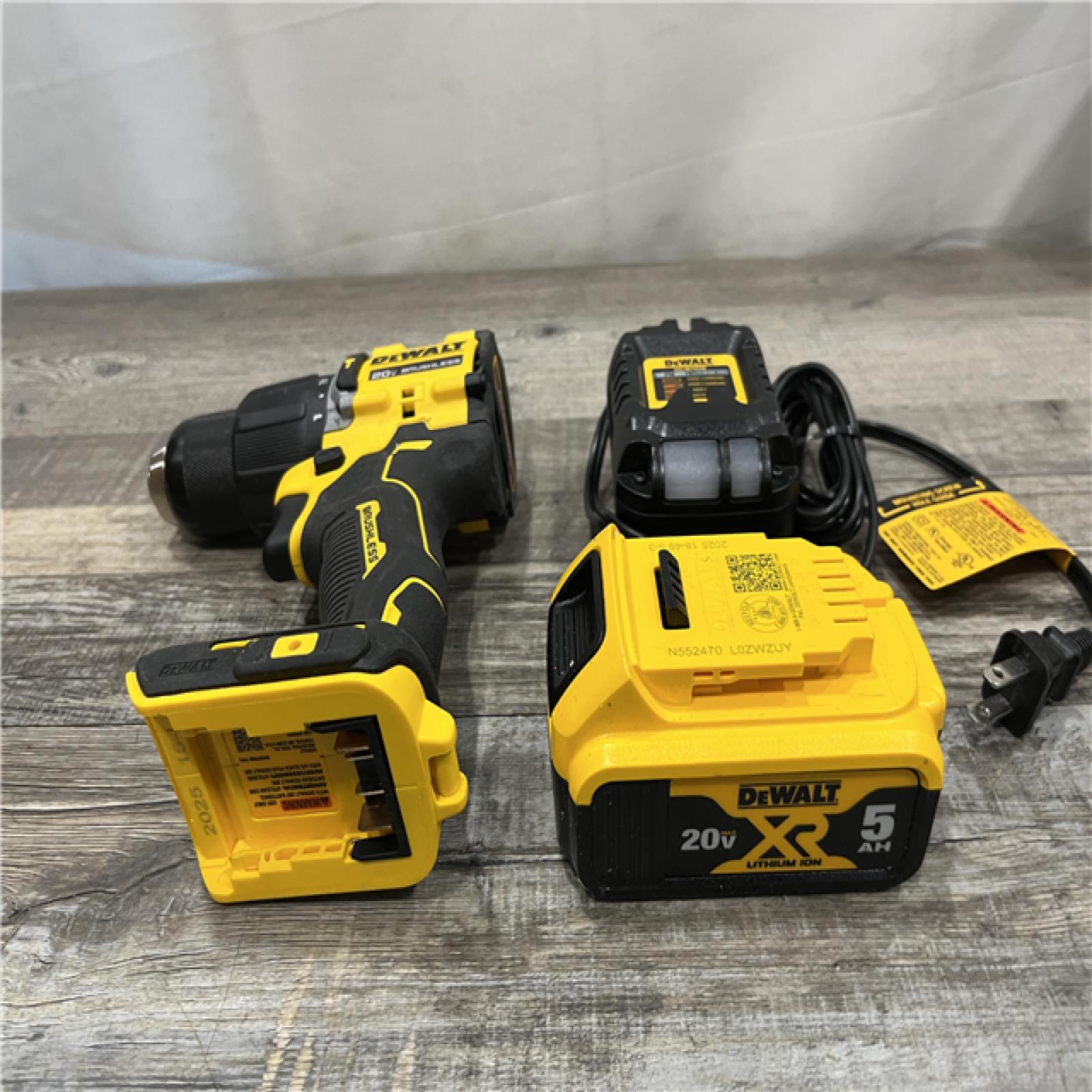 AS-IS DEWALT ATOMIC 20V Lithium-Ion Cordless 1/2 in. Hammer Drill Kit