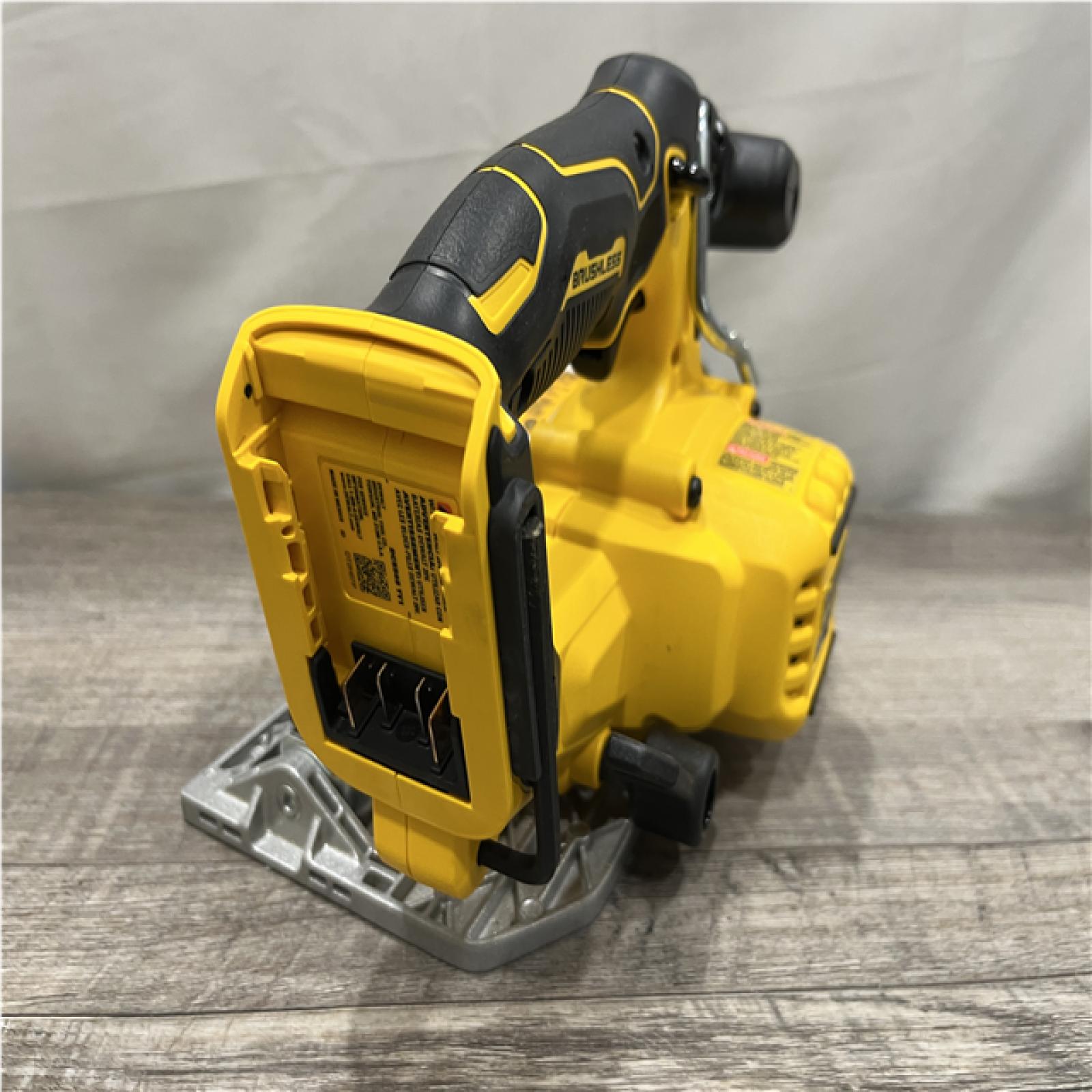 AS-IS DEWALT 20V MAX Cordless Brushless 6-1/2 in. Sidewinder Style Circular Saw (Tool Only)