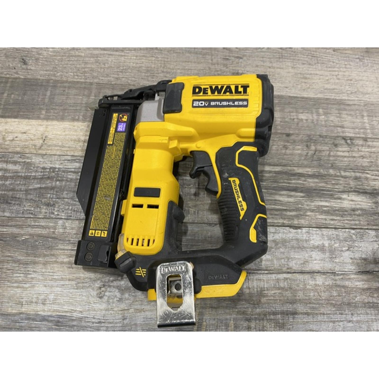 AS-IS DEWALT ATOMIC 20V MAX Lithium Ion Cordless 23 Gauge Pin Nailer Kit