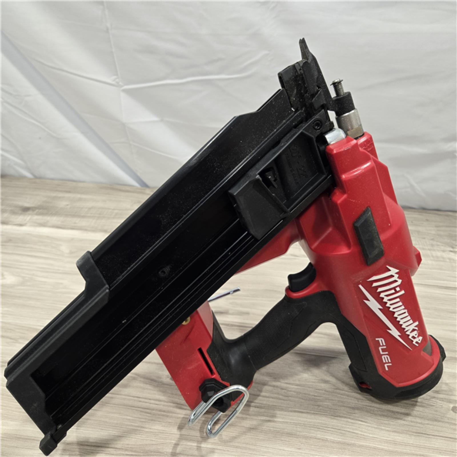 AS-IS Milwaukee 2744-20 M18 FUEL 3-1/2 in. 18-Volt 21-Degree Lithium-Ion Brushless Cordless Framing Nailer (Tool-Only)