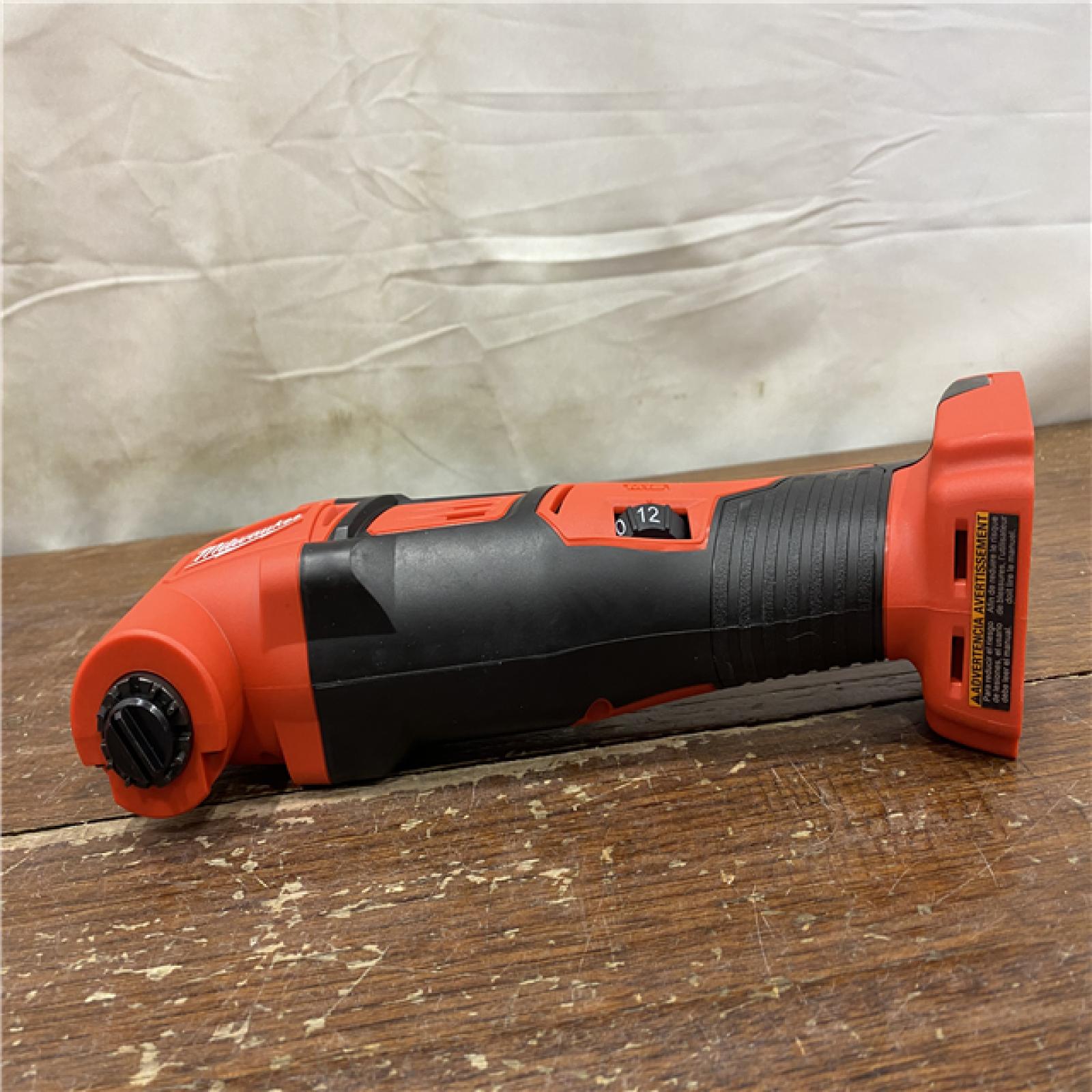 AS-IS Milwaukee 2626-21 M18 18-Volt Lithium-Ion Cordless Oscillating Multi-Tool Kit